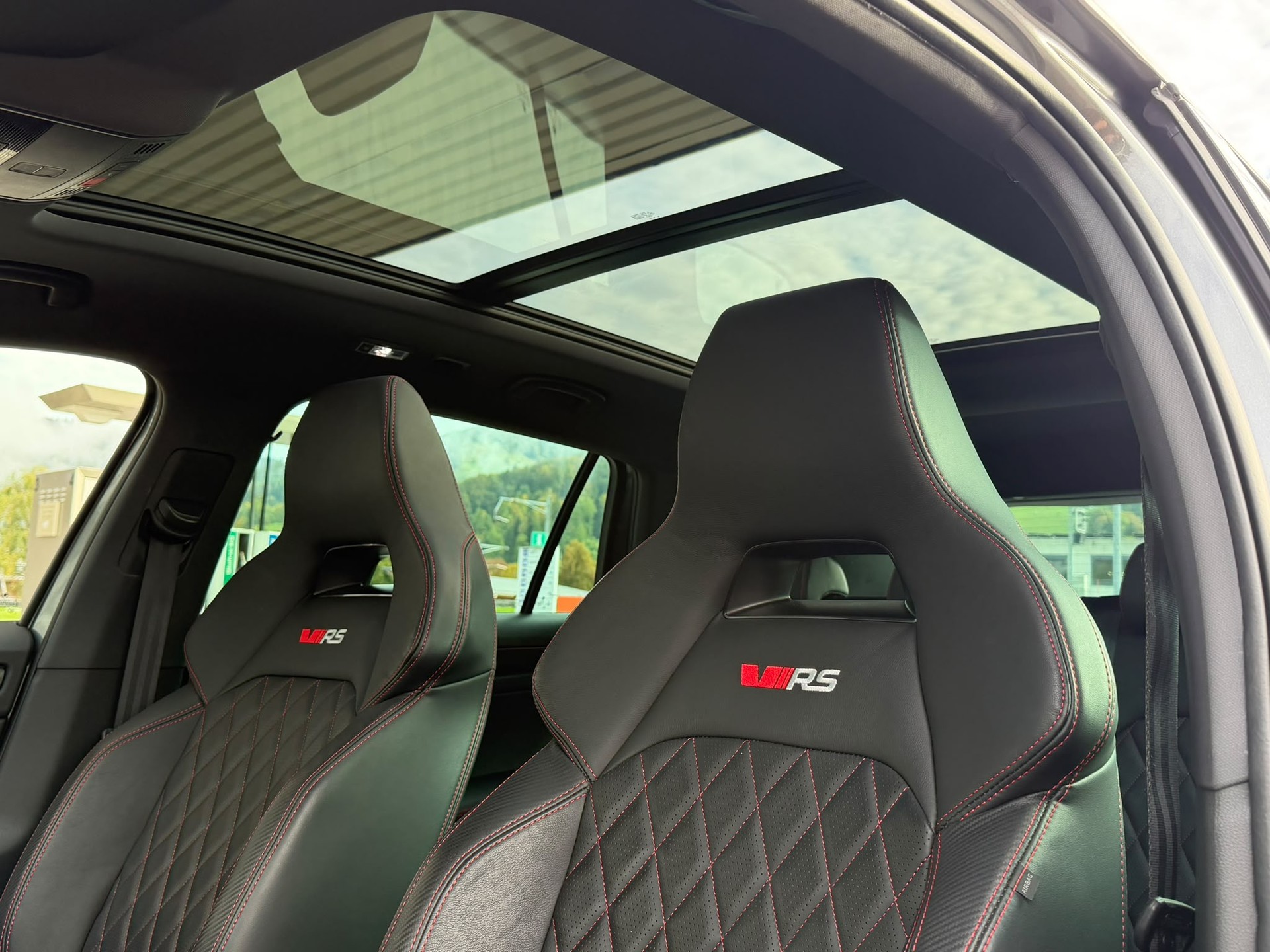 SKODA Kodiaq 2.0 TSI 4x4 RS *El. Anhängerkupplung**Panoramaglasdach**RS-Ledersitze**Top Zustand**Top Ausstattung*-image-11