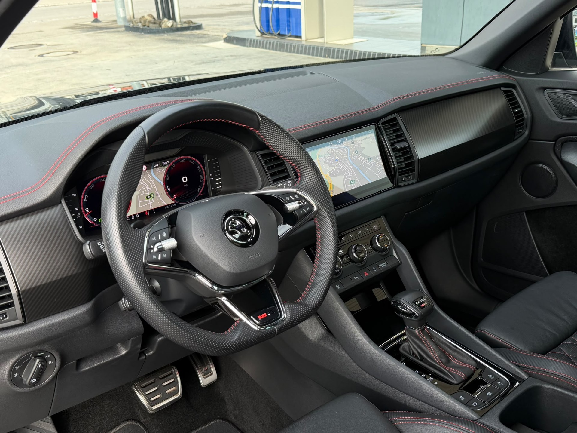 SKODA Kodiaq 2.0 TSI 4x4 RS *El. Anhängerkupplung**Panoramaglasdach**RS-Ledersitze**Top Zustand**Top Ausstattung*-image-6