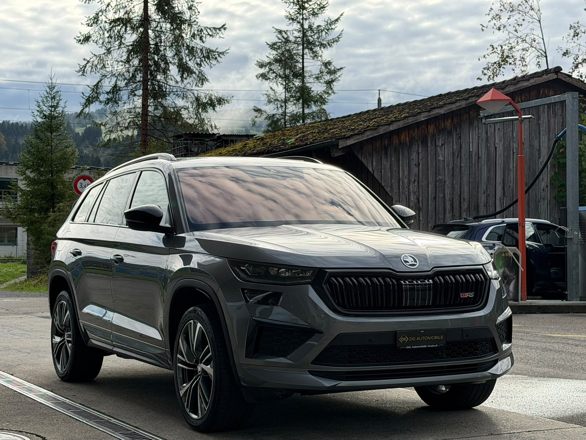 SKODA Kodiaq 2.0 TSI 4x4 RS *El. Anhängerkupplung**Panoramaglasdach**RS-Ledersitze**Top Zustand**Top Ausstattung*-image-2
