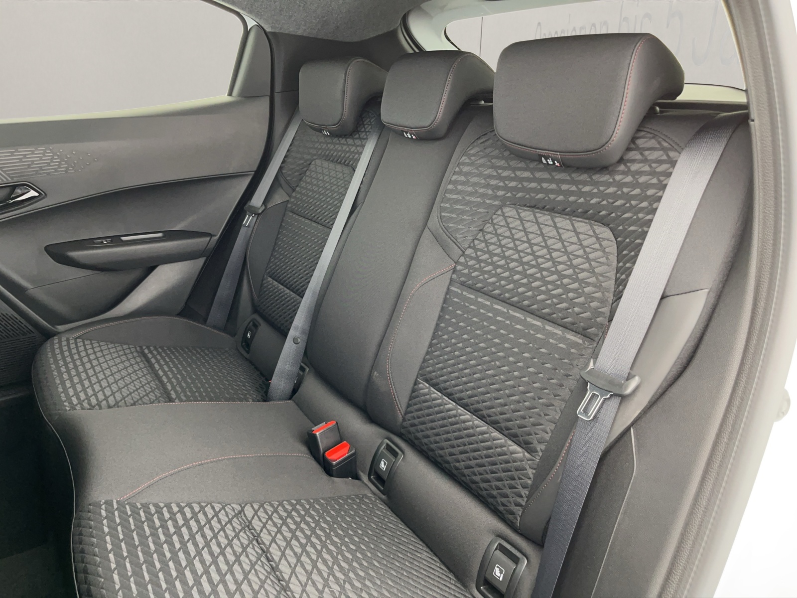RENAULT Clio 1.8 E-Tech techno-image-16