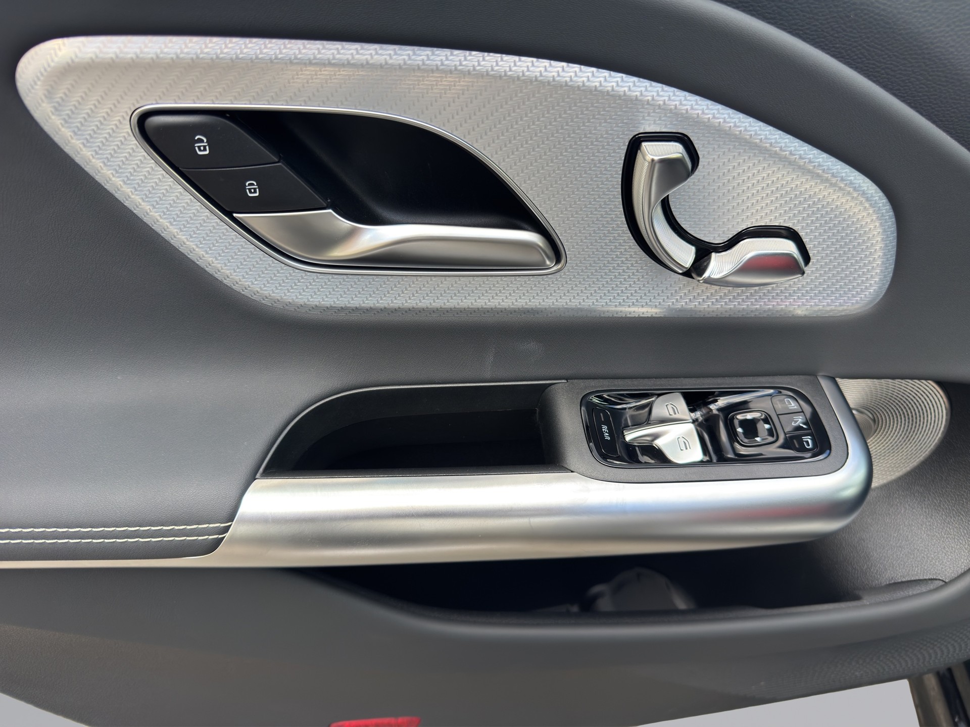 MERCEDES-BENZ CLA 350 AMG Line 4matic-image-9