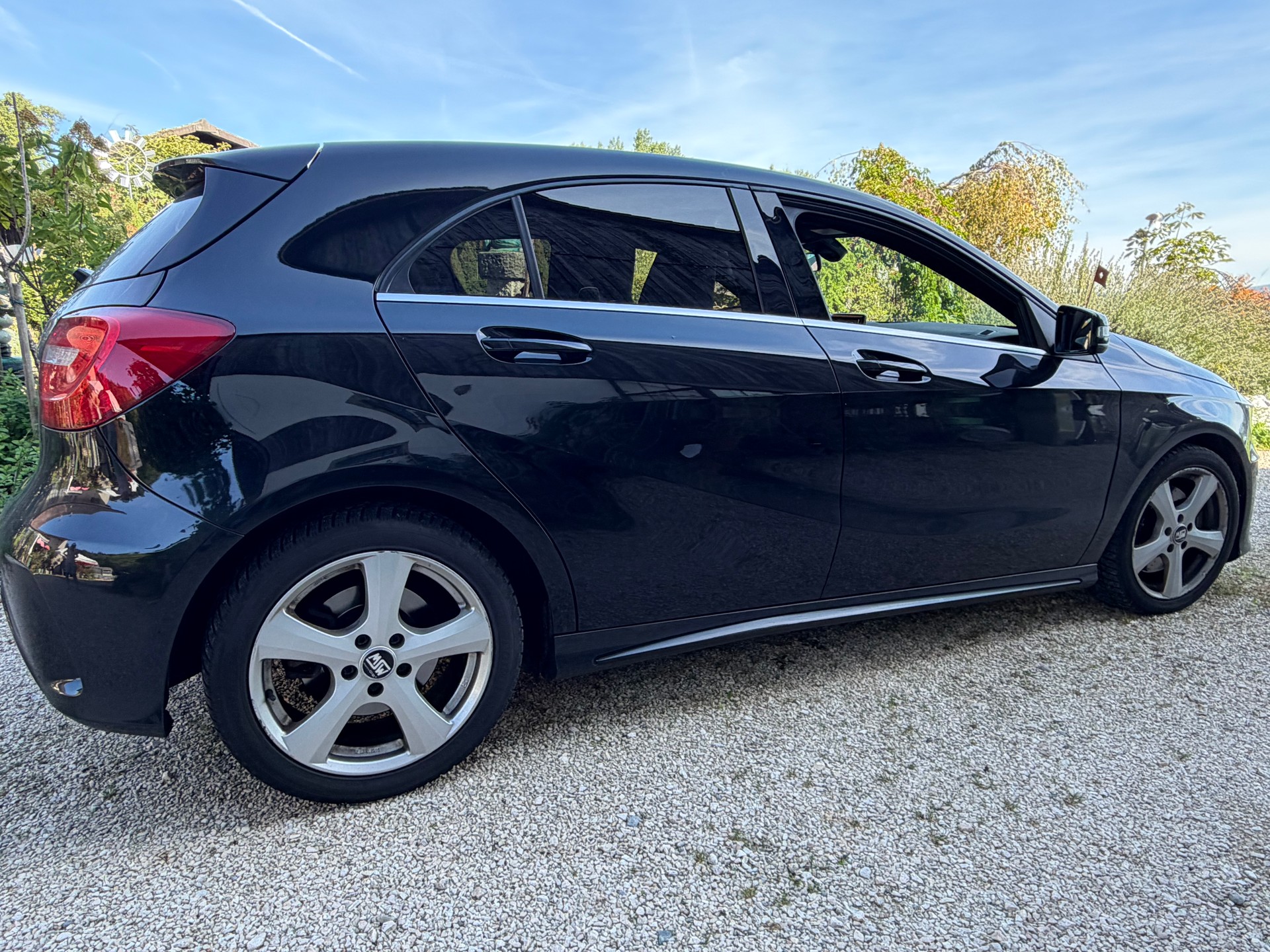MERCEDES-BENZ A 250 AMG Line-image-2
