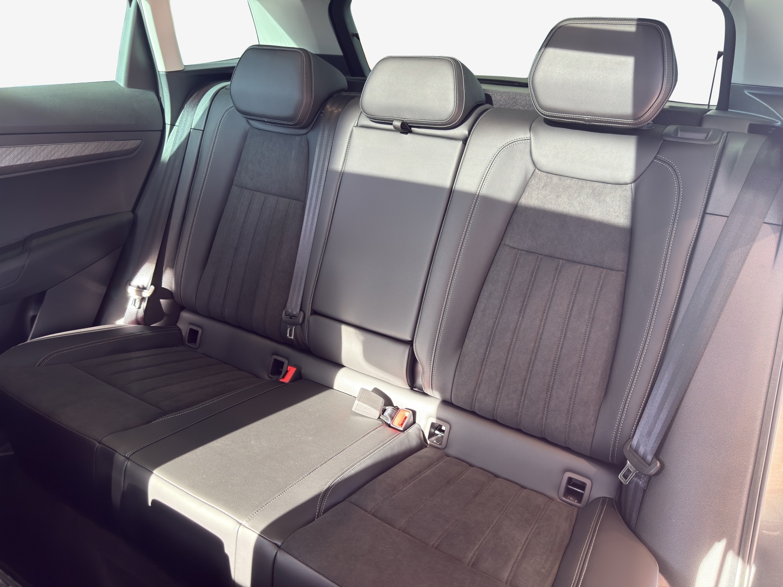 SKODA Karoq 1.5 TSI Dynamic DSG-image-11