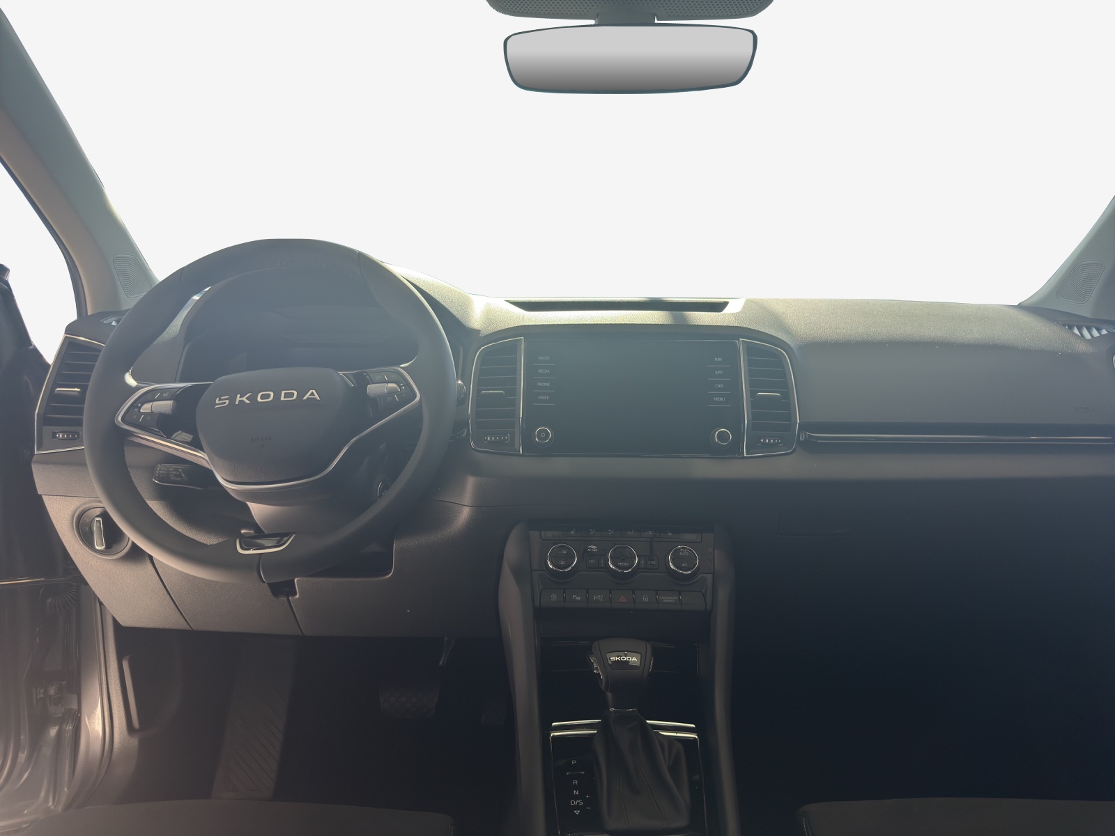 SKODA Karoq 1.5 TSI Dynamic DSG-image-8