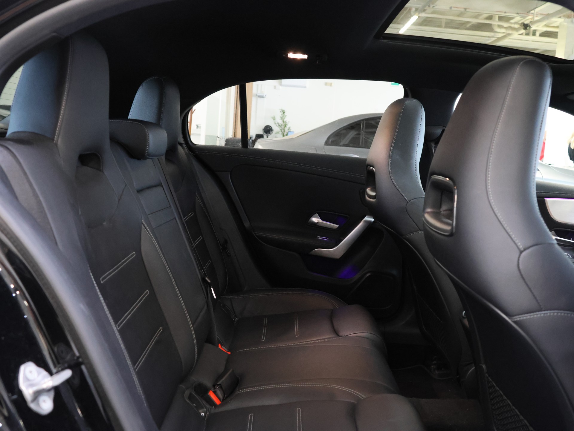 MERCEDES-BENZ A 35 AMG 4Matic Speedshift-image-16