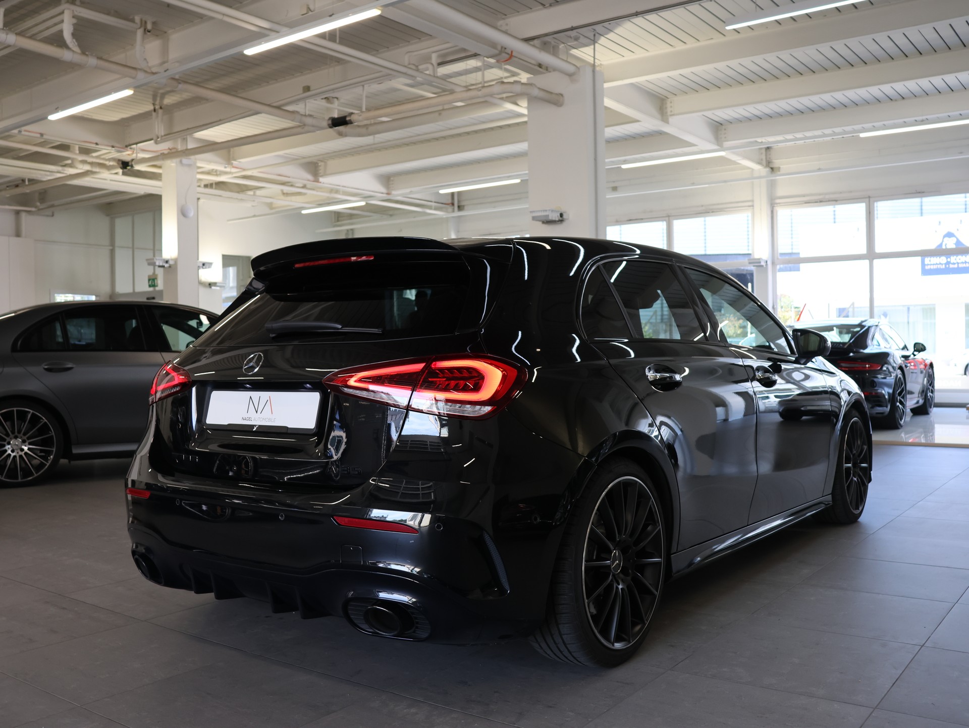 MERCEDES-BENZ A 35 AMG 4Matic Speedshift-image-6