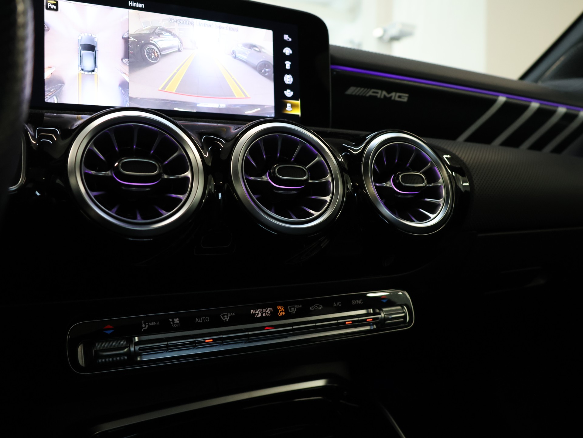 MERCEDES-BENZ A 35 AMG 4Matic Speedshift-image-23