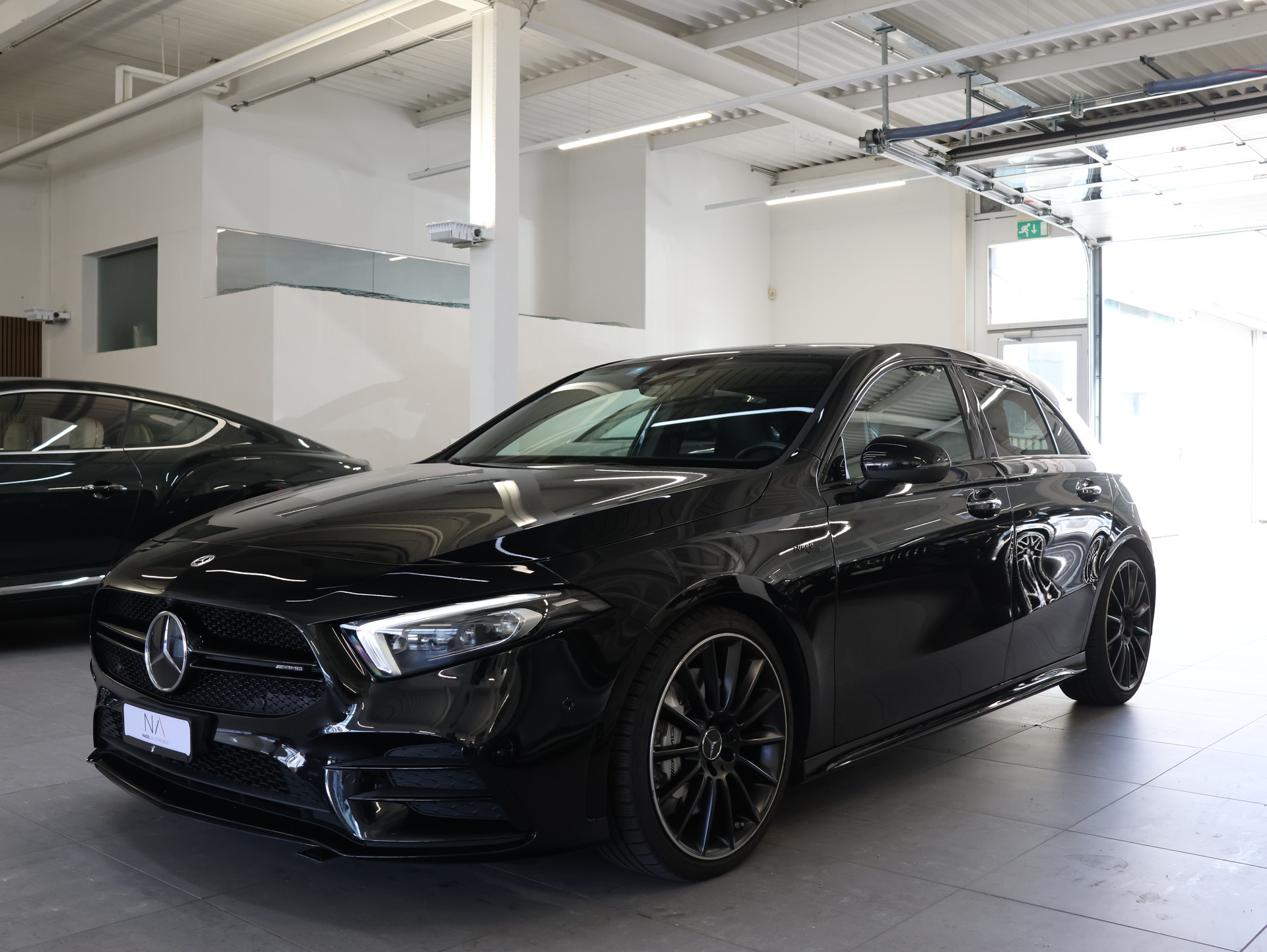 MERCEDES-BENZ A 35 AMG 4Matic Speedshift-image-3