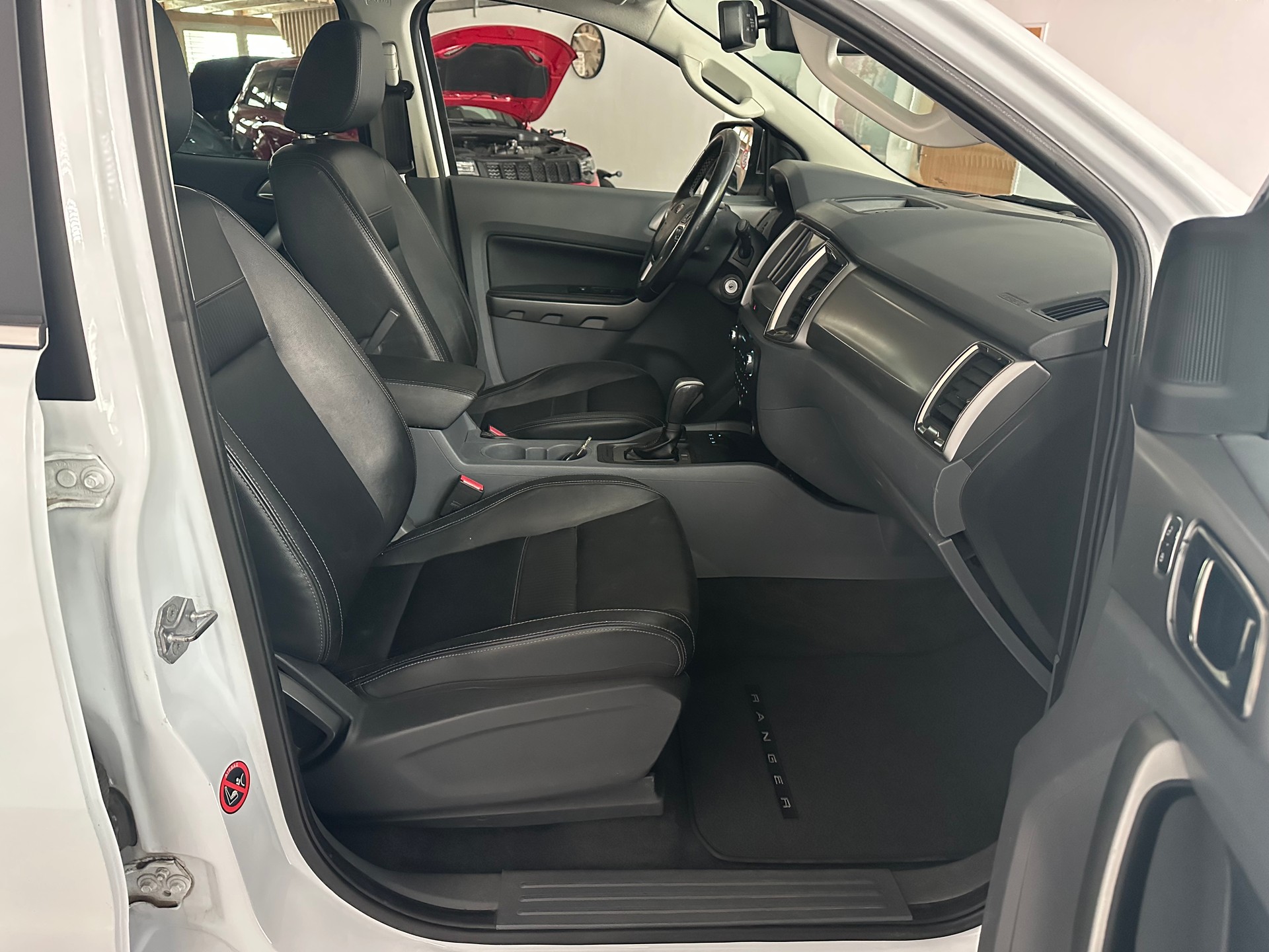 FORD Ranger LTD 3.2 TDCi 4x4 A-image-3