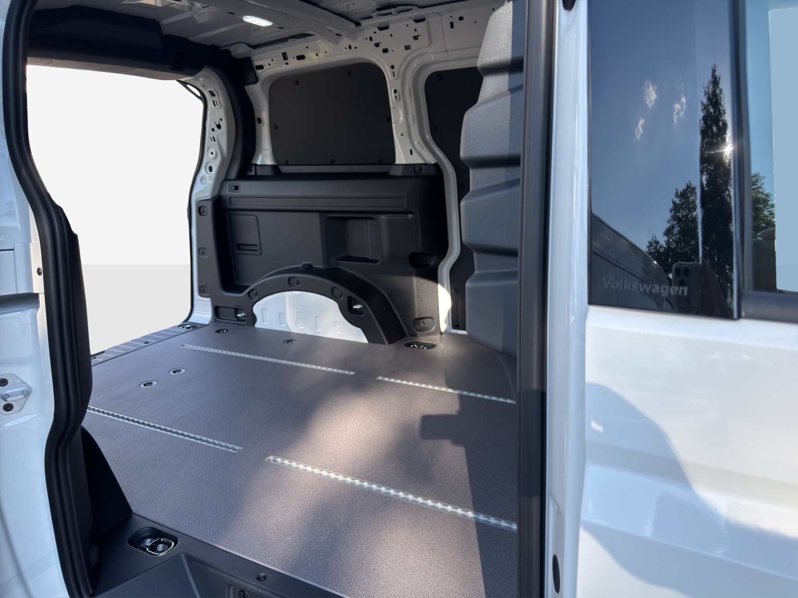 VW ID. Buzz Cargo Pro 4Motion 79/84kWh 2988mm-image-14