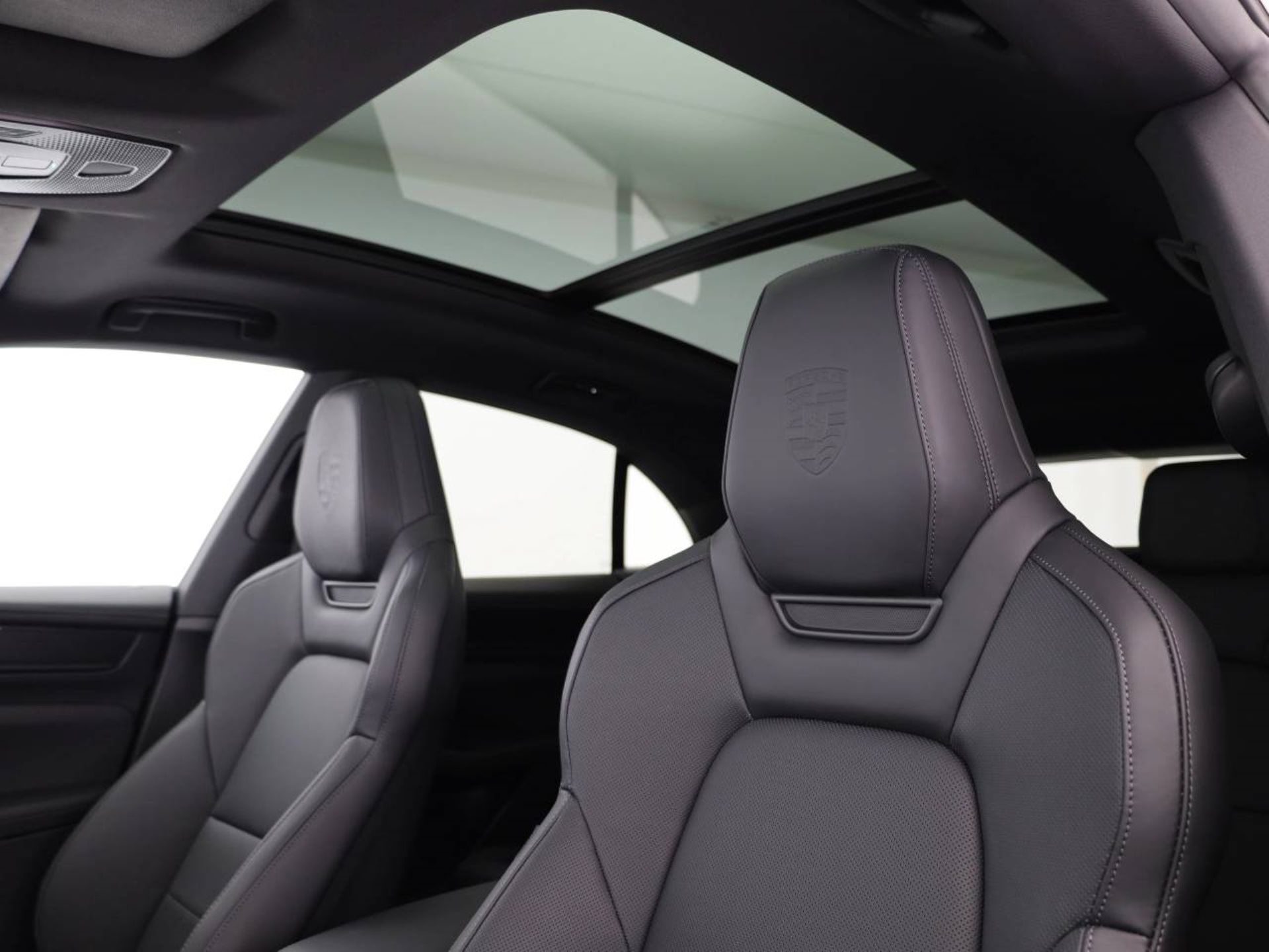 PORSCHE Macan 4-image-16
