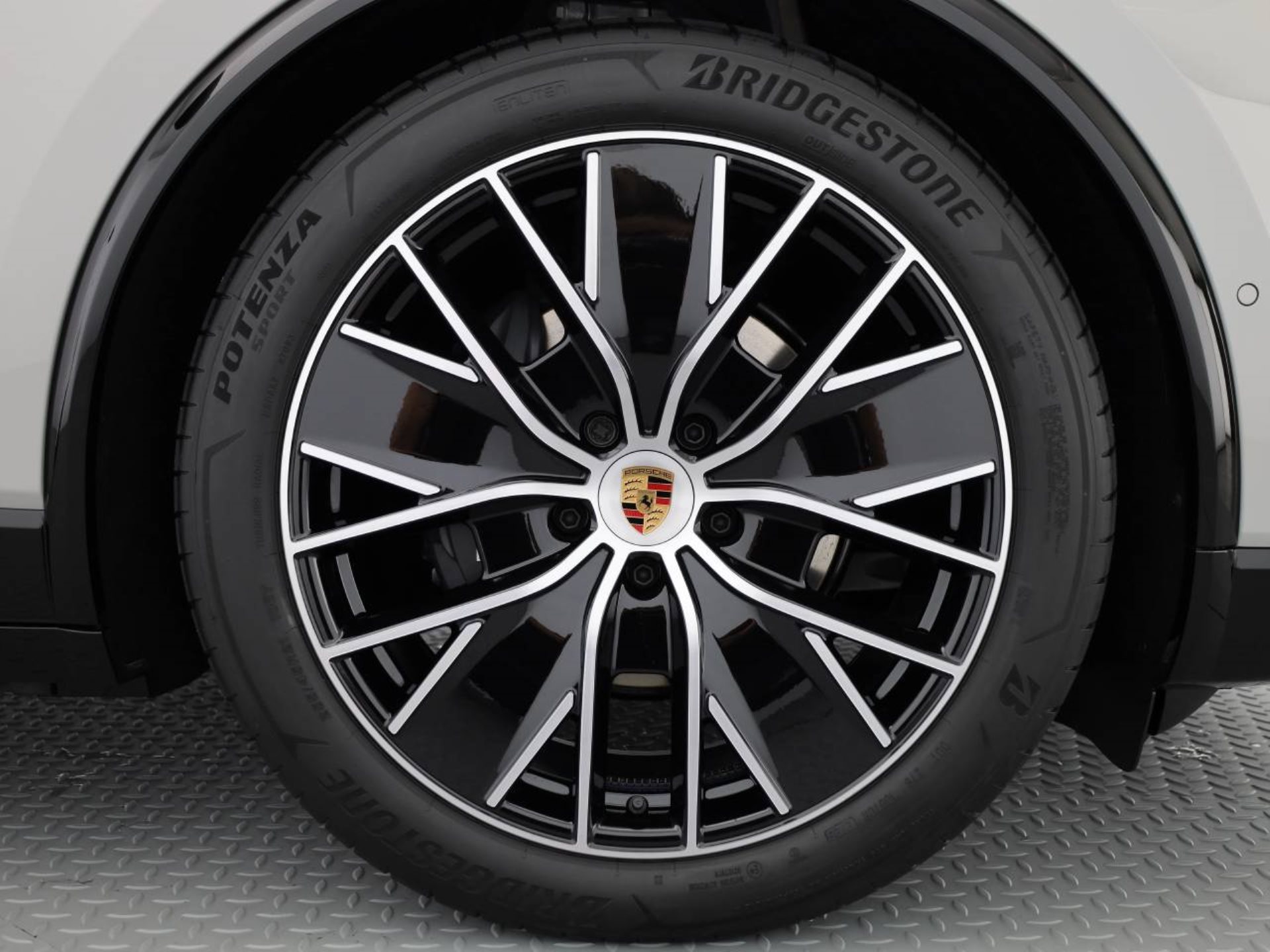 PORSCHE Macan 4-image-7