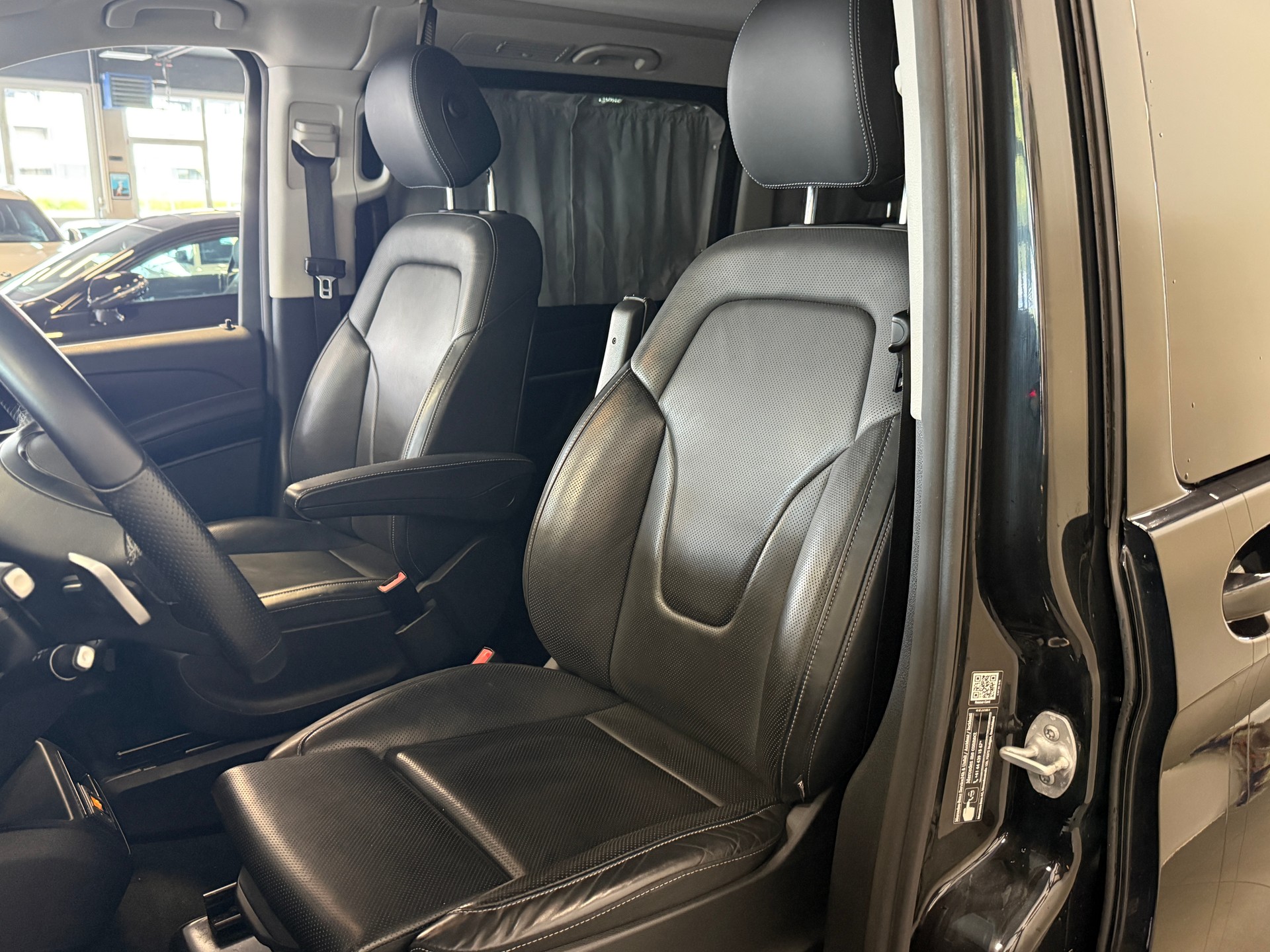 MERCEDES-BENZ Marco Polo Horizon 300 d 4M Automat, AMG Line-image-14