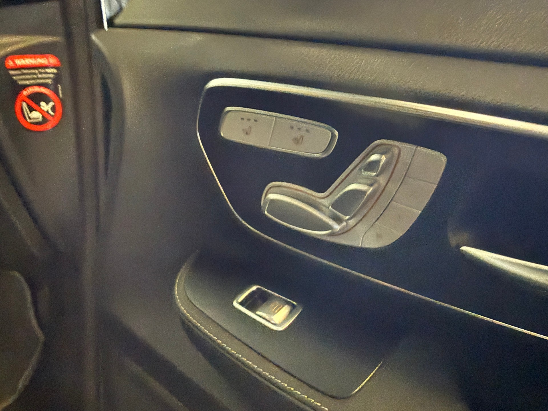 MERCEDES-BENZ Marco Polo Horizon 300 d 4M Automat, AMG Line-image-11