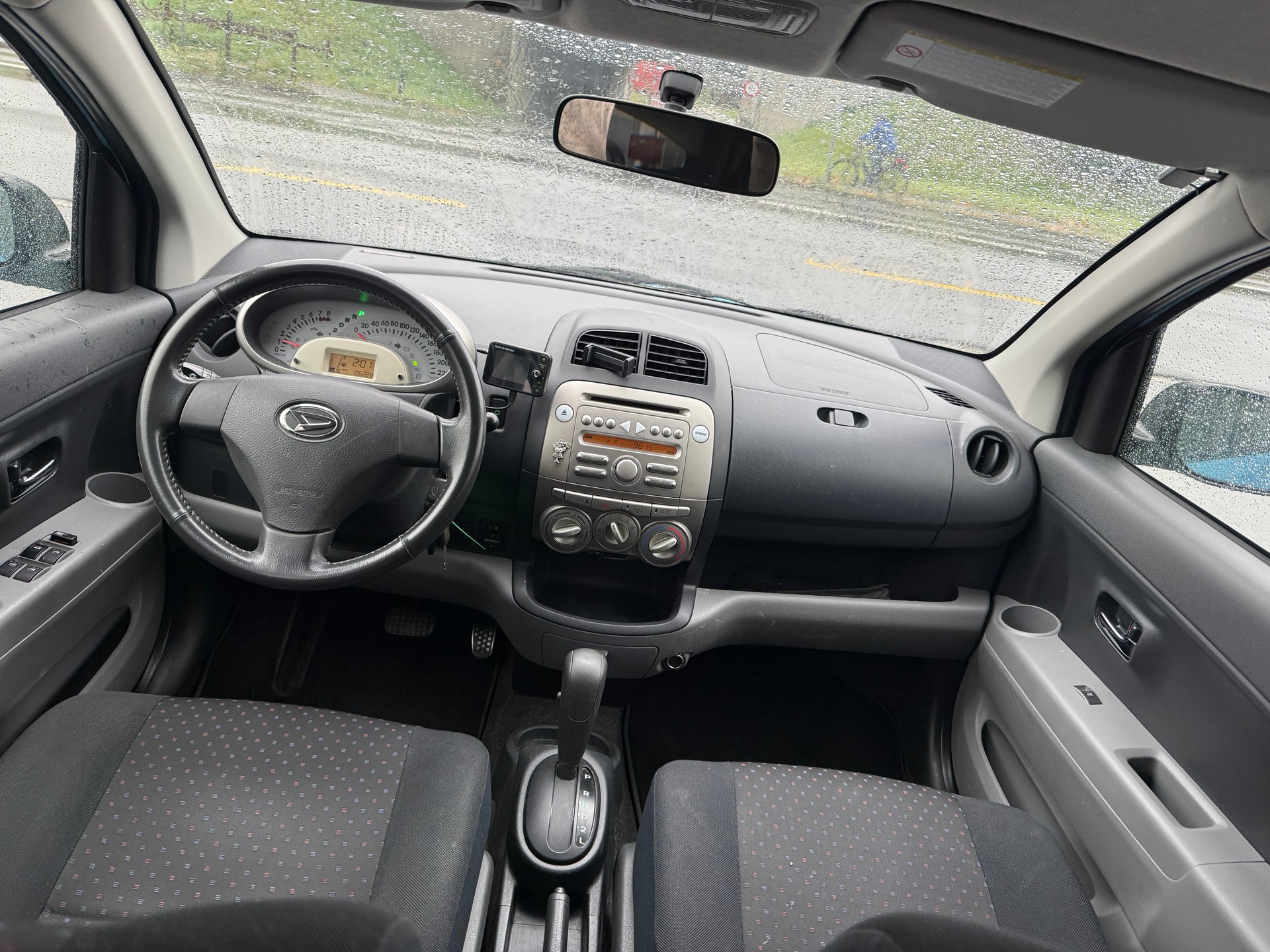 DAIHATSU Sirion 1.3 eco-4WD 4seasons Automatic-image-9