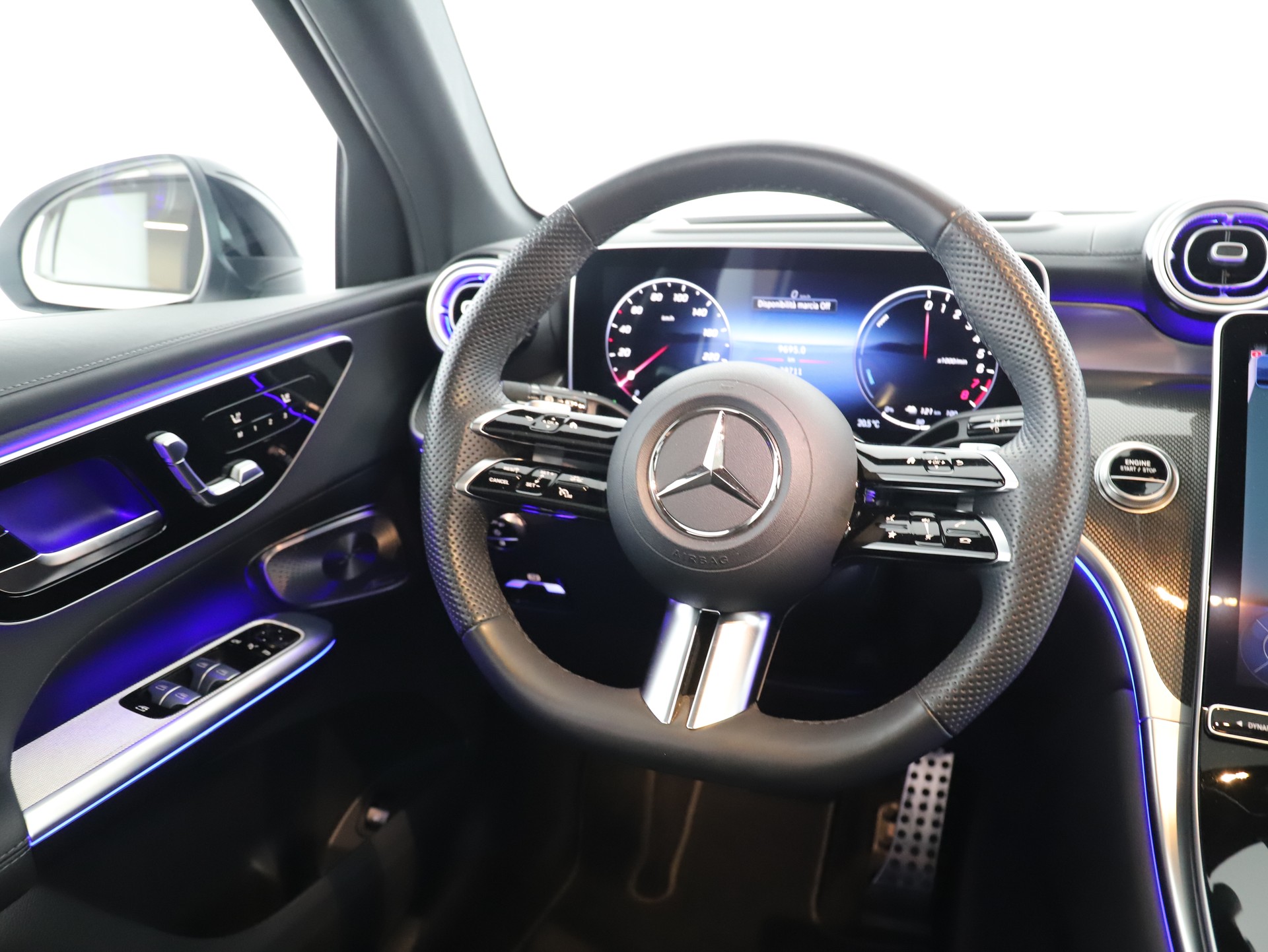 MERCEDES-BENZ GLC 300 e 4M 9G-Tronic-image-11