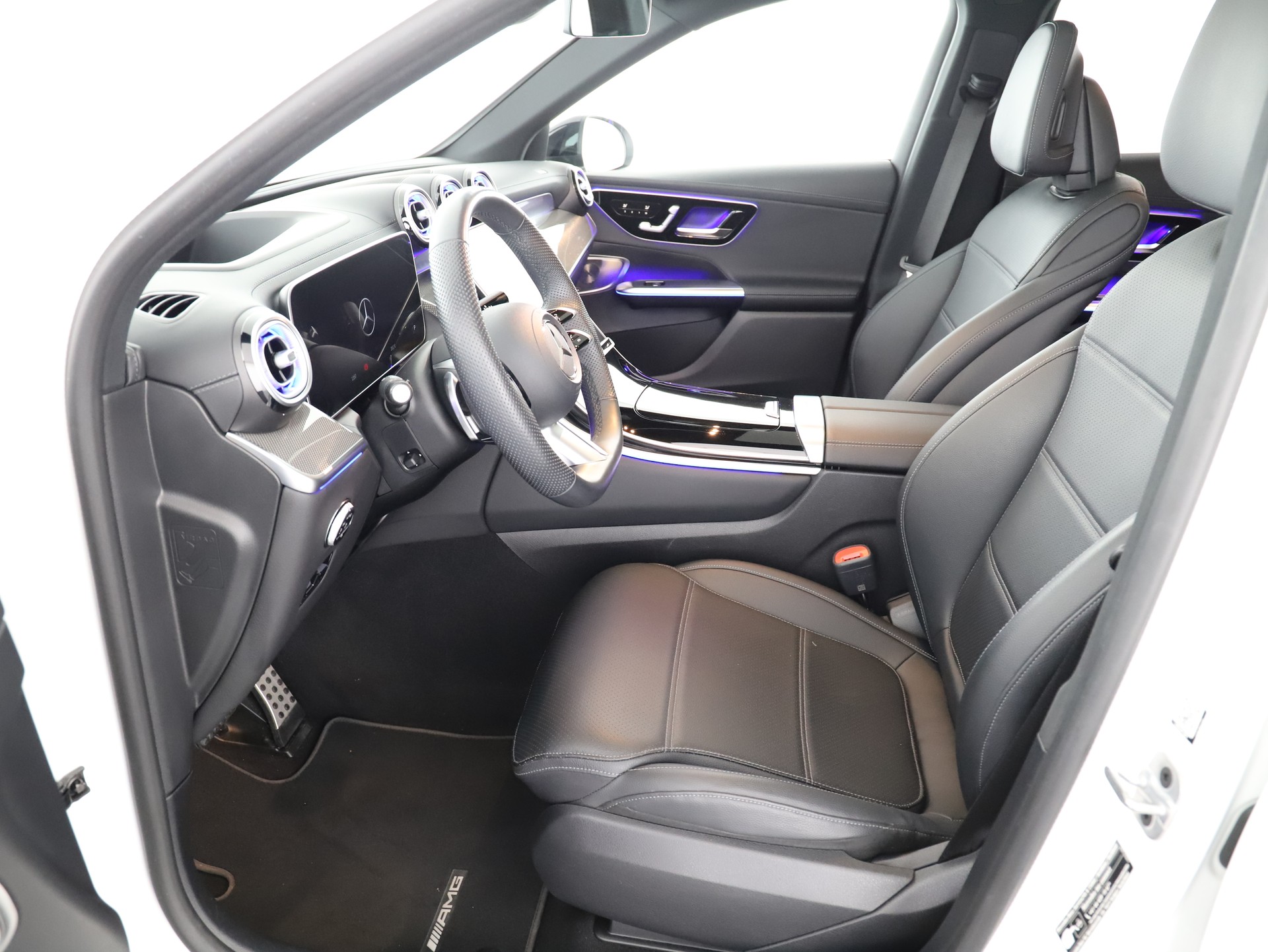MERCEDES-BENZ GLC 300 e 4M 9G-Tronic-image-8