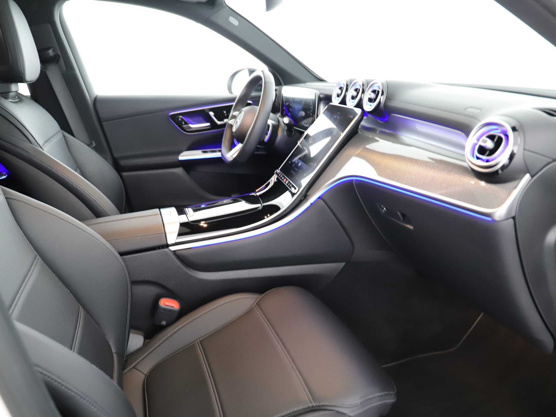 MERCEDES-BENZ GLC 300 e 4M 9G-Tronic-image-9