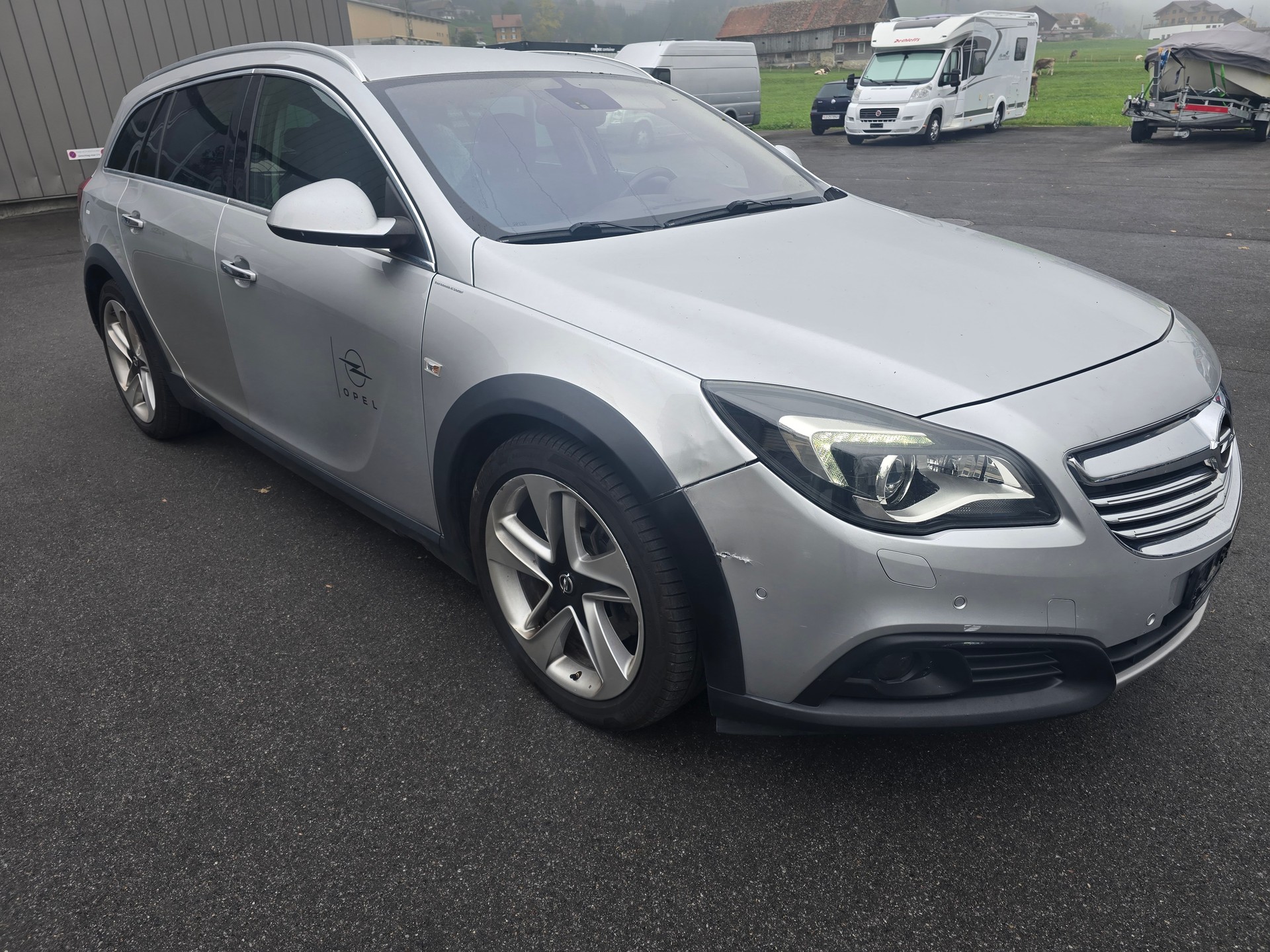 OPEL Insignia Country Tourer 2.0 Turbo 4WD Automatic-image-2