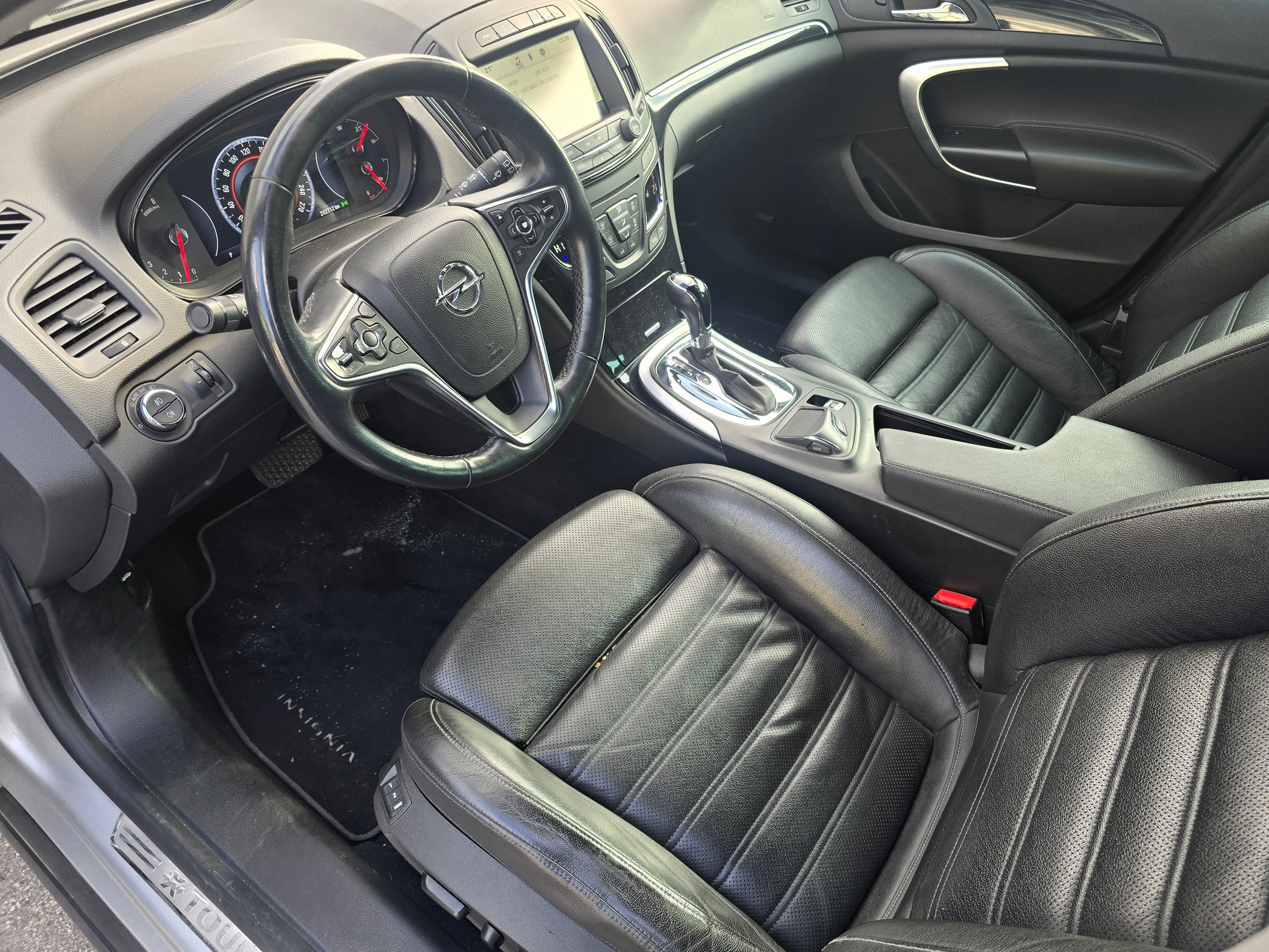 OPEL Insignia Country Tourer 2.0 Turbo 4WD Automatic-image-8