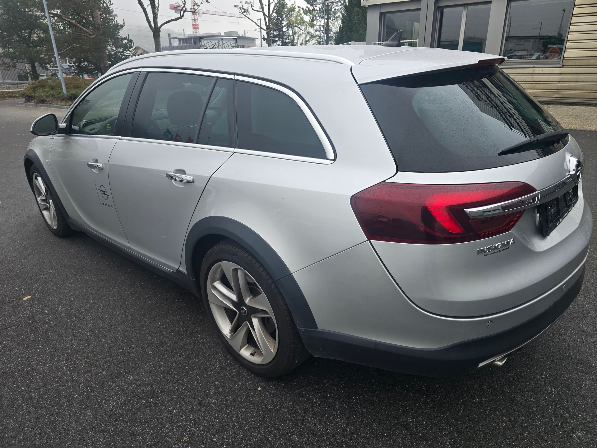 OPEL Insignia Country Tourer 2.0 Turbo 4WD Automatic-image-4