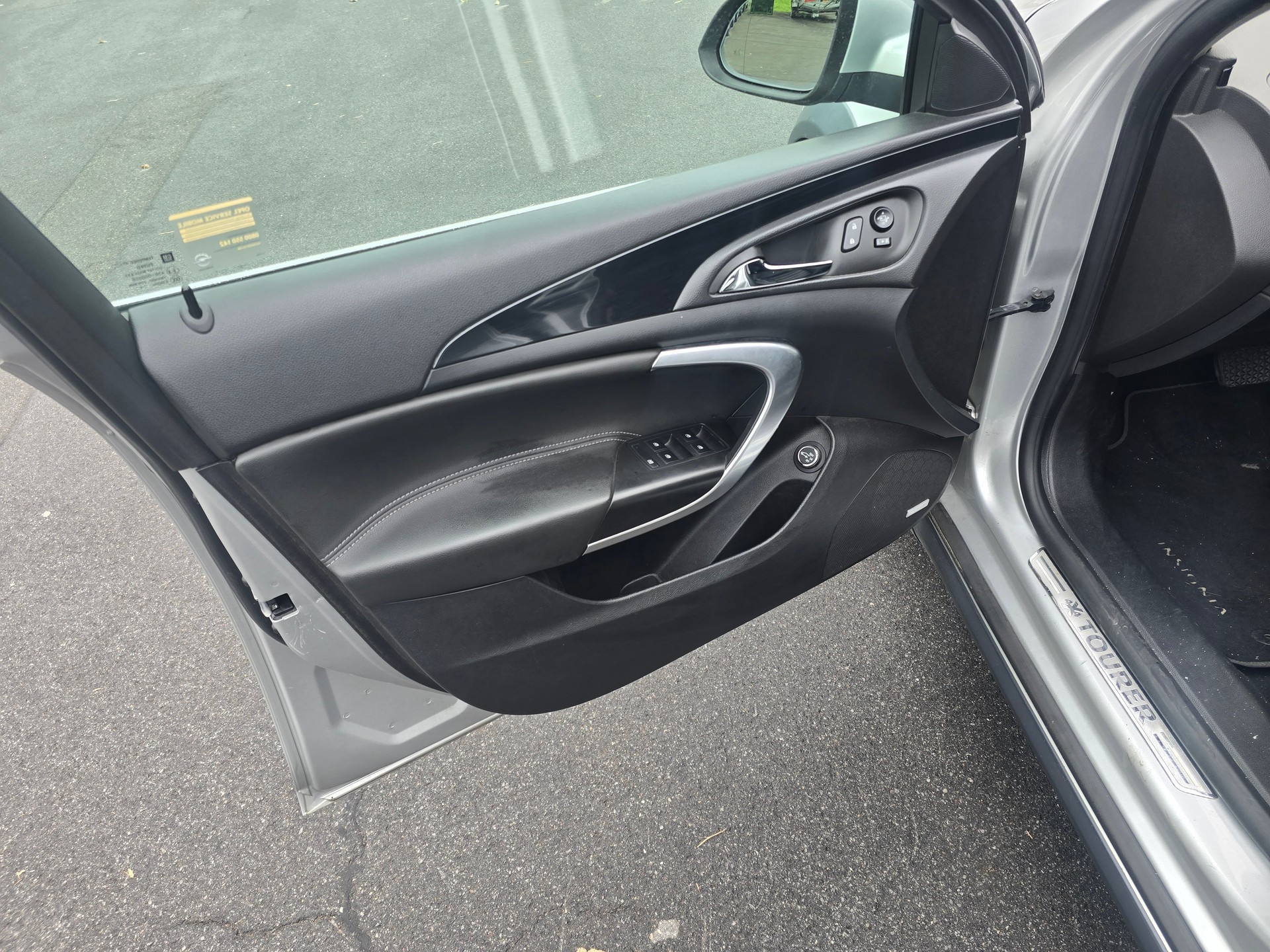 OPEL Insignia Country Tourer 2.0 Turbo 4WD Automatic-image-9