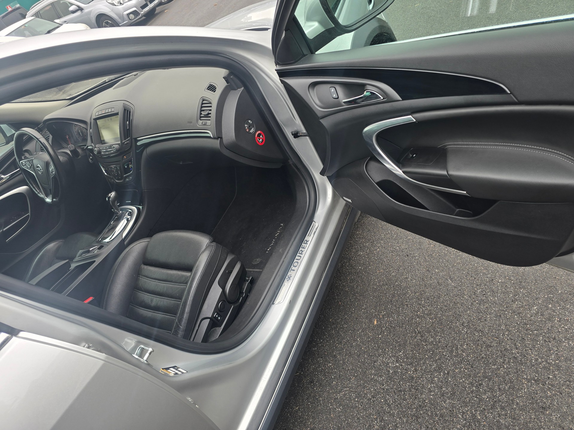 OPEL Insignia Country Tourer 2.0 Turbo 4WD Automatic-image-10