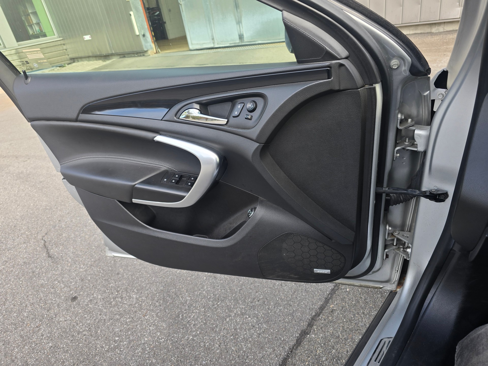 OPEL Insignia Country Tourer 2.0 Turbo 4WD Automatic-image-13