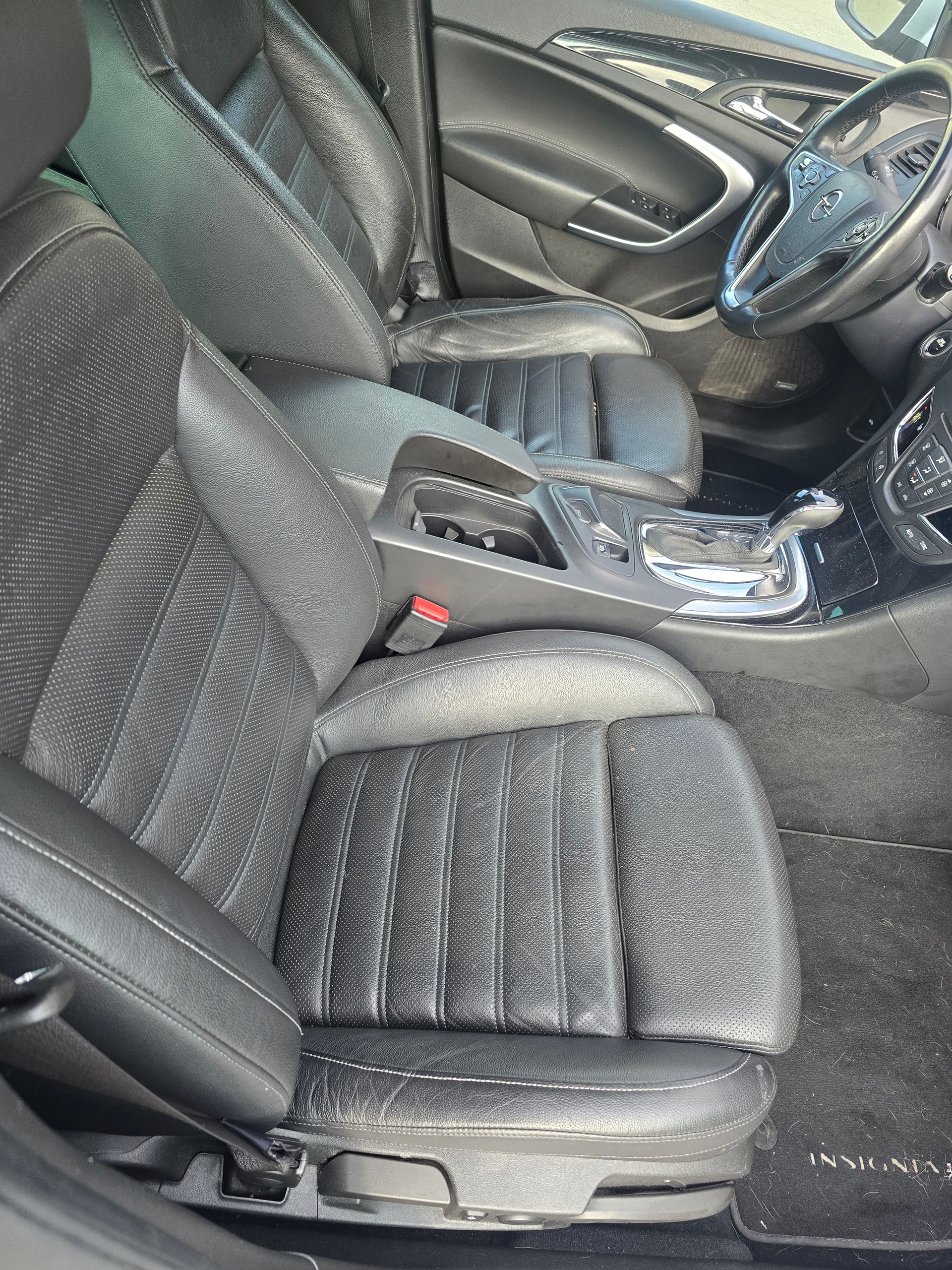 OPEL Insignia Country Tourer 2.0 Turbo 4WD Automatic-image-5