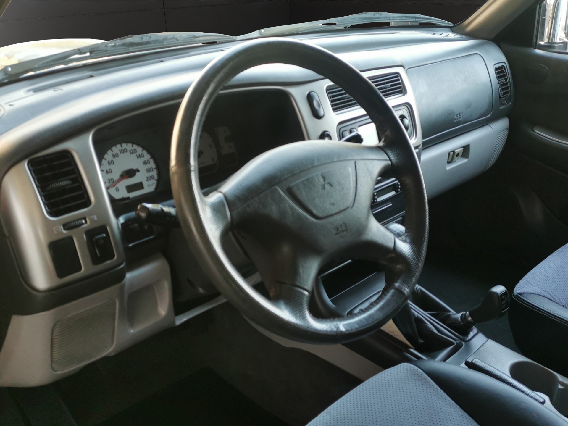MITSUBISHI Pajero Sport TD-image-14