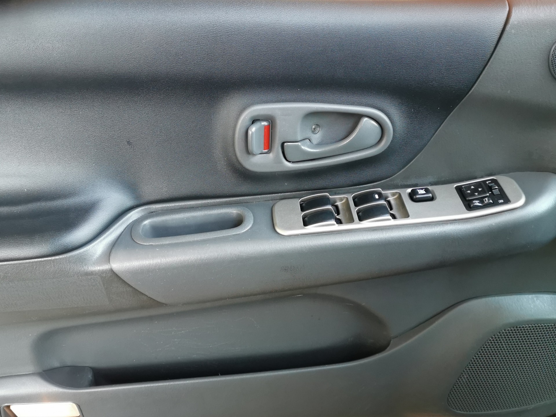 MITSUBISHI Pajero Sport TD-image-16