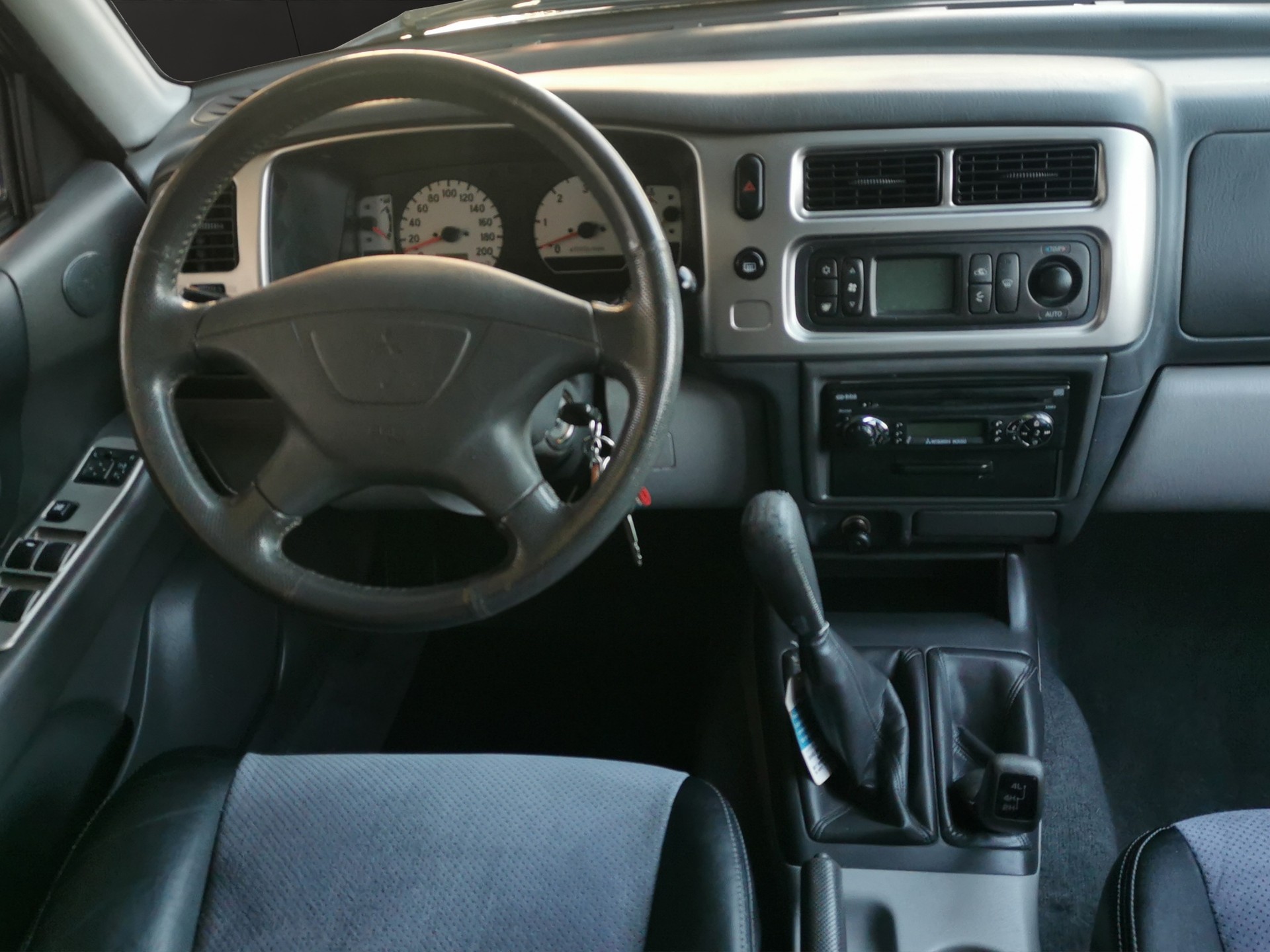 MITSUBISHI Pajero Sport TD-image-20