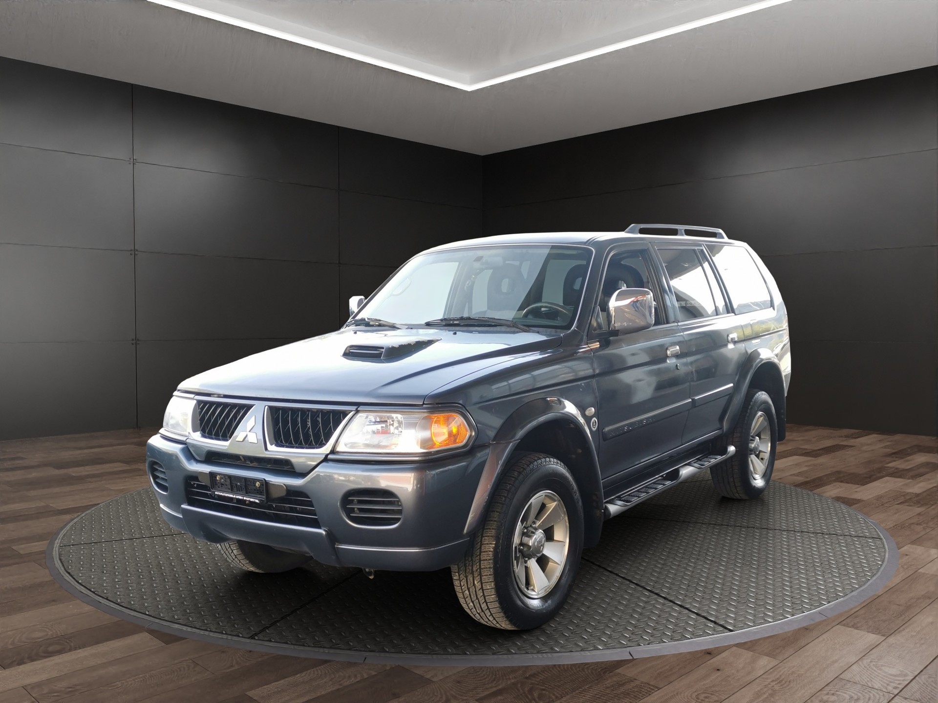 MITSUBISHI Pajero Sport TD-image-1