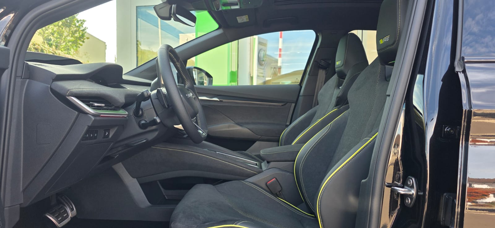 SKODA Enyaq 4x4 RS-image-8