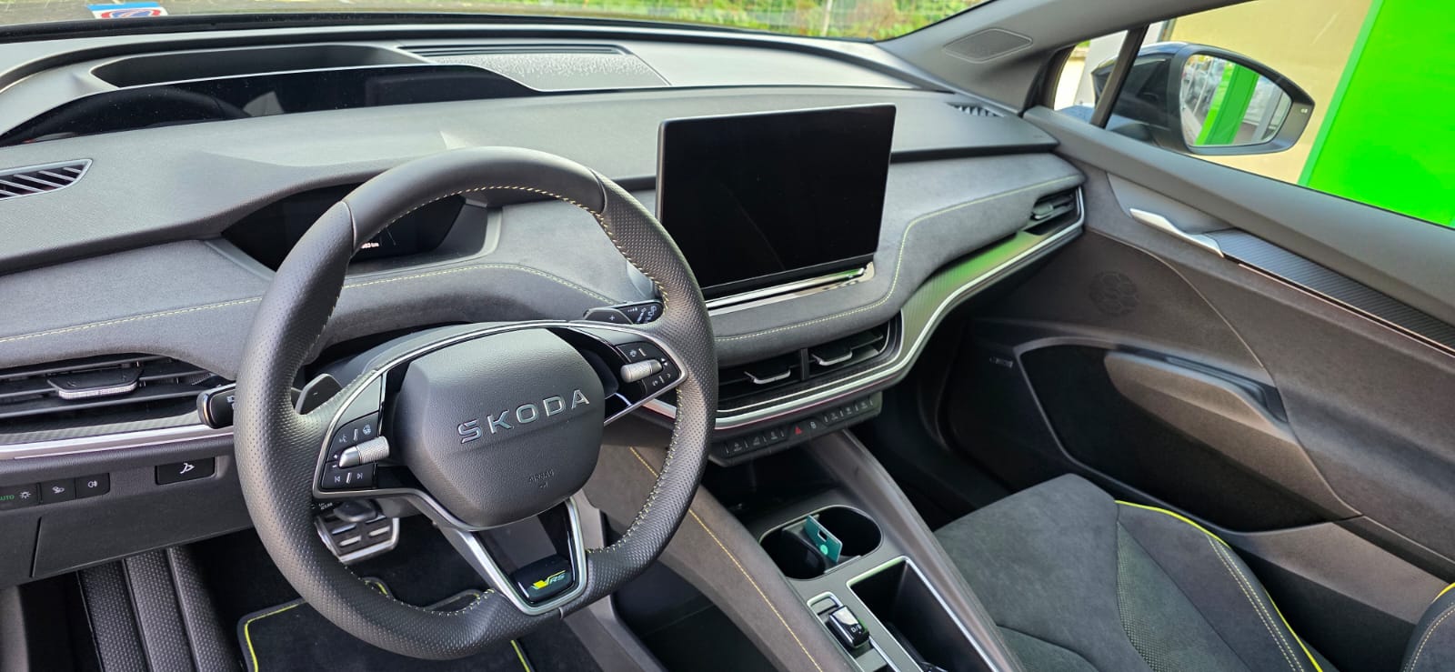 SKODA Enyaq 4x4 RS-image-10