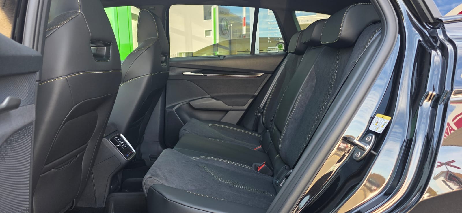 SKODA Enyaq 4x4 RS-image-13