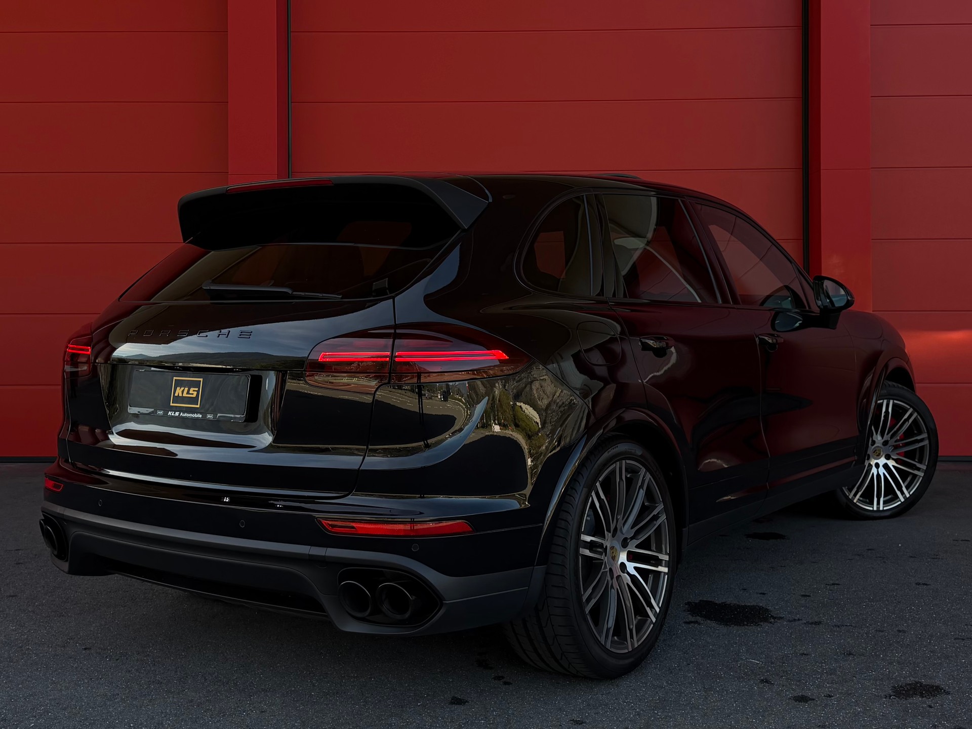 PORSCHE Cayenne Turbo *Porsche Approved* *CH-Fahrzeug*-image-3