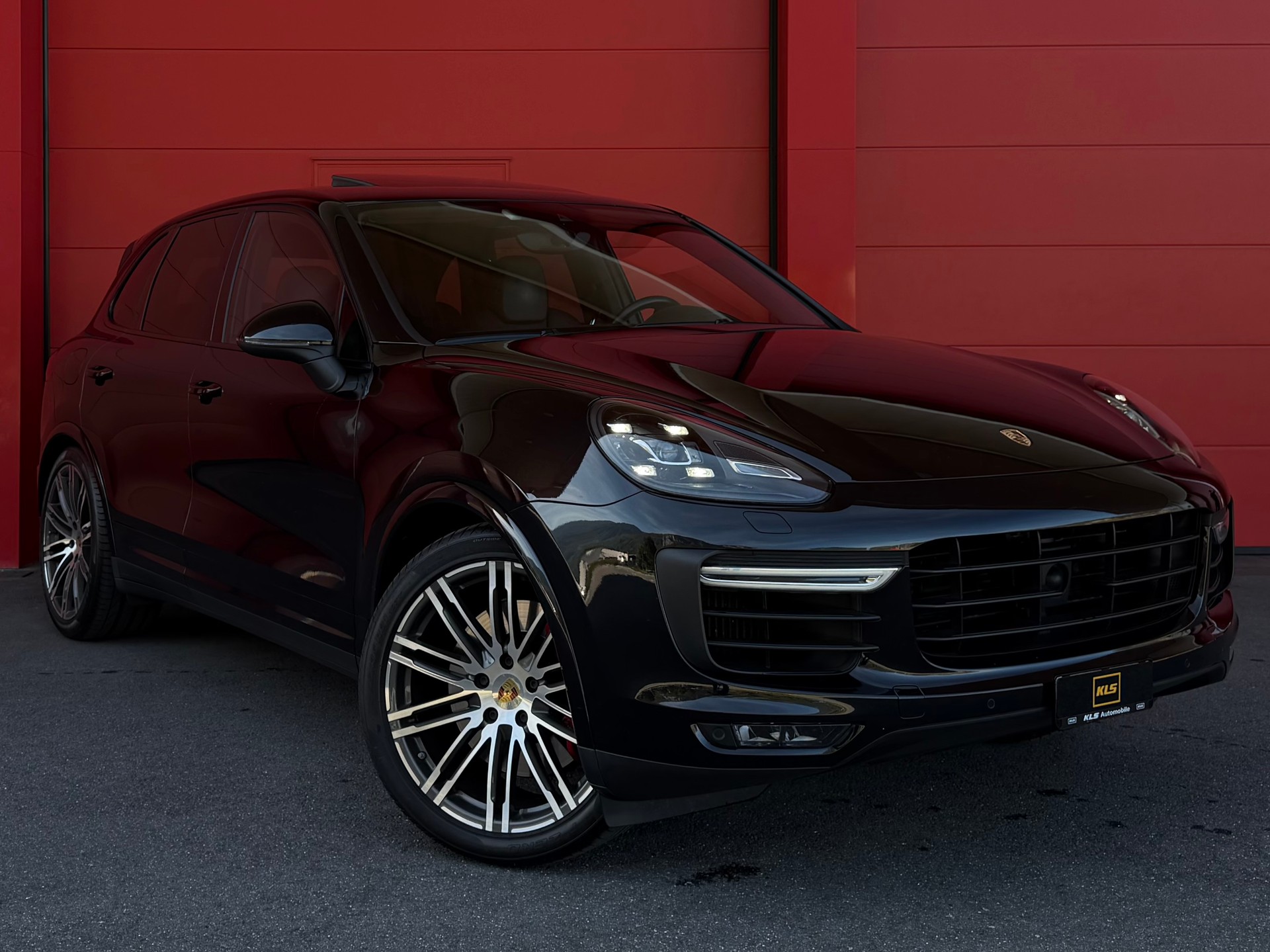 PORSCHE Cayenne Turbo *Porsche Approved* *CH-Fahrzeug*-image-0