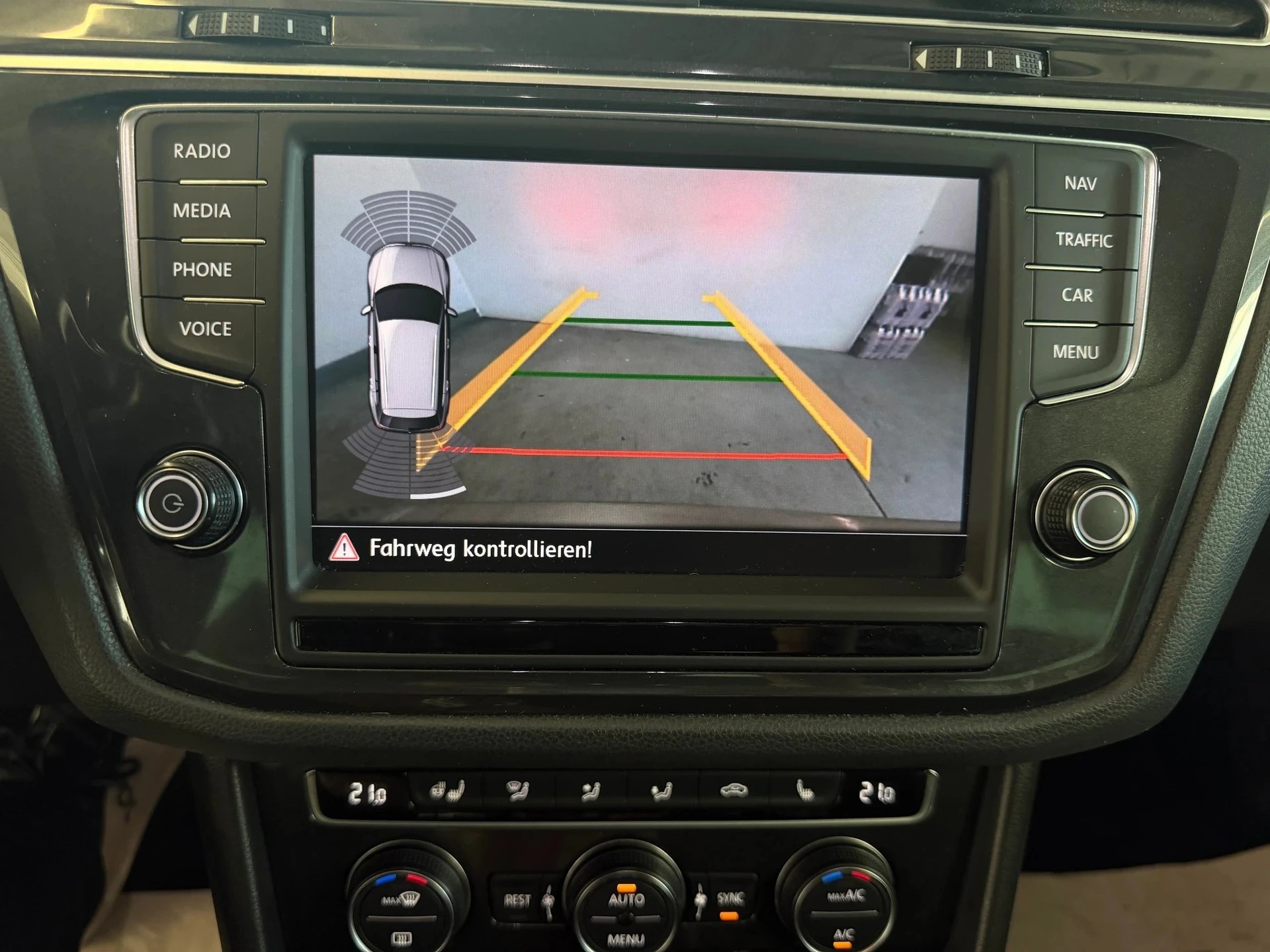 VW Tiguan 2.0TSI Highline 4Motion DSG | Ab MFK 05.2025 | RF-Kamera | Active Info Display-image-19