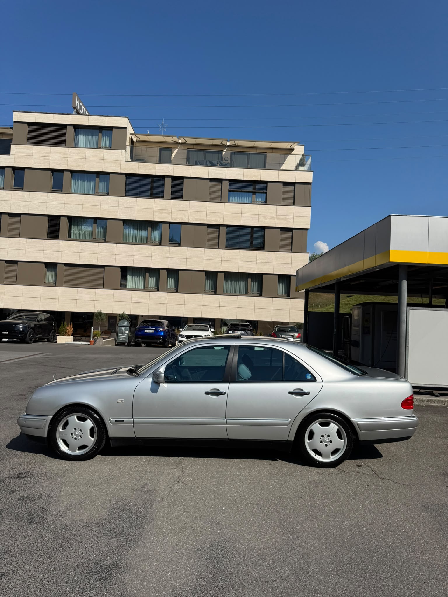 MERCEDES-BENZ E 430 Avantgarde Automatic-image-3