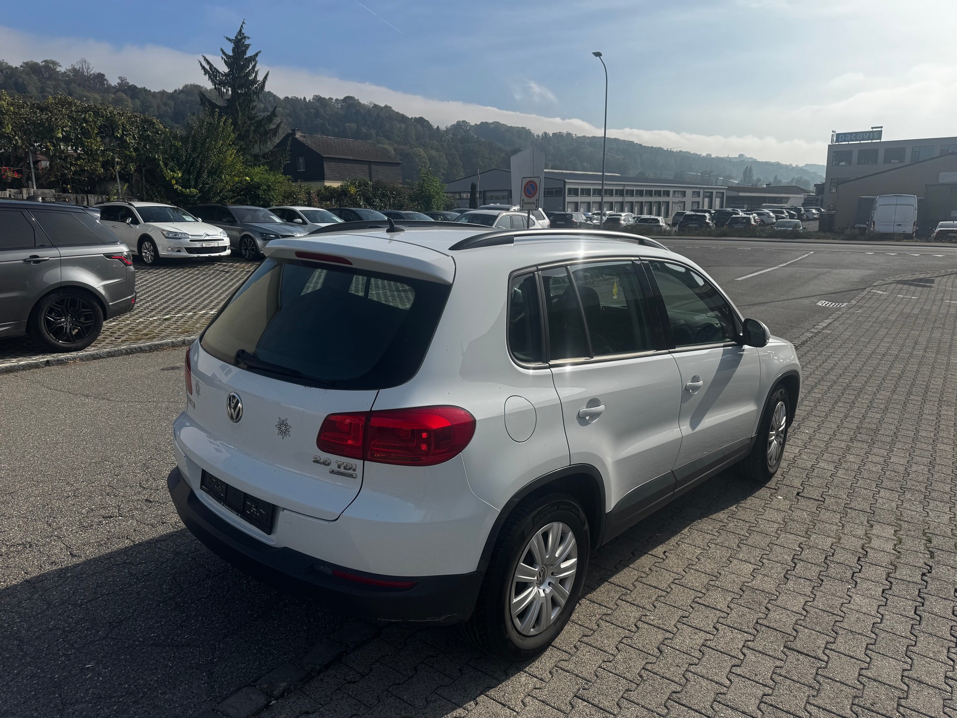 VW Tiguan 2.0 TDI BlueMotion Trend&Fun 4x2-image-2