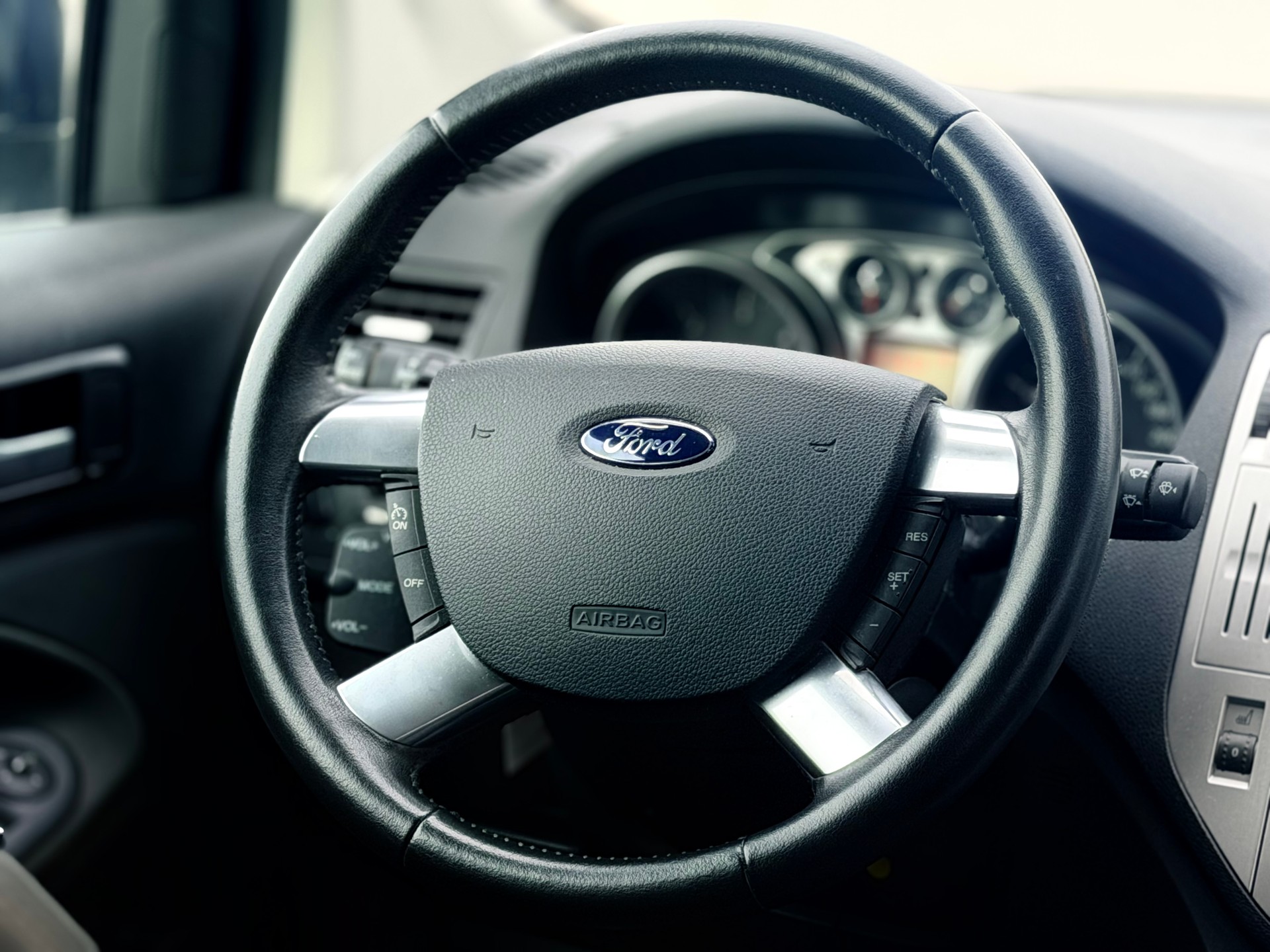 FORD Kuga 2.0 TDCi Titanium 4WD PowerShift-image-7