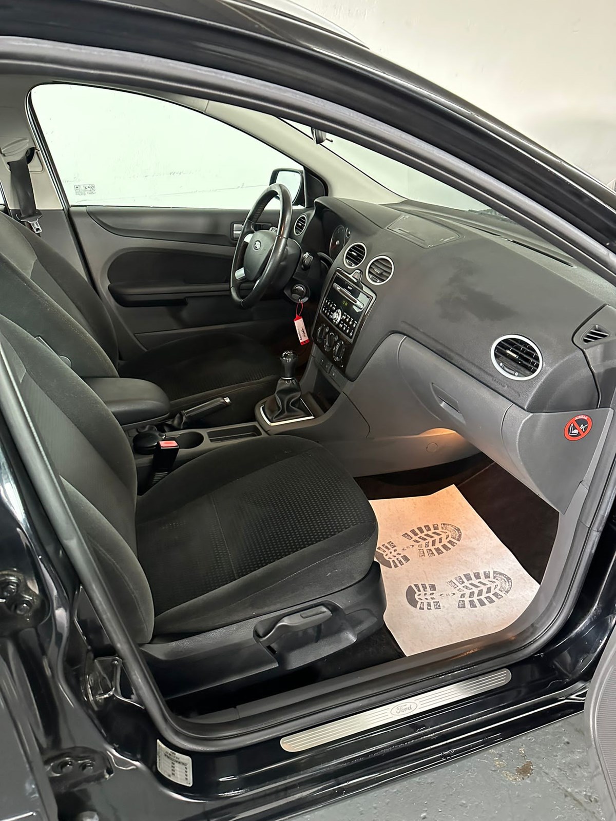 FORD Focus 2.0 TDCi Ghia-image-15