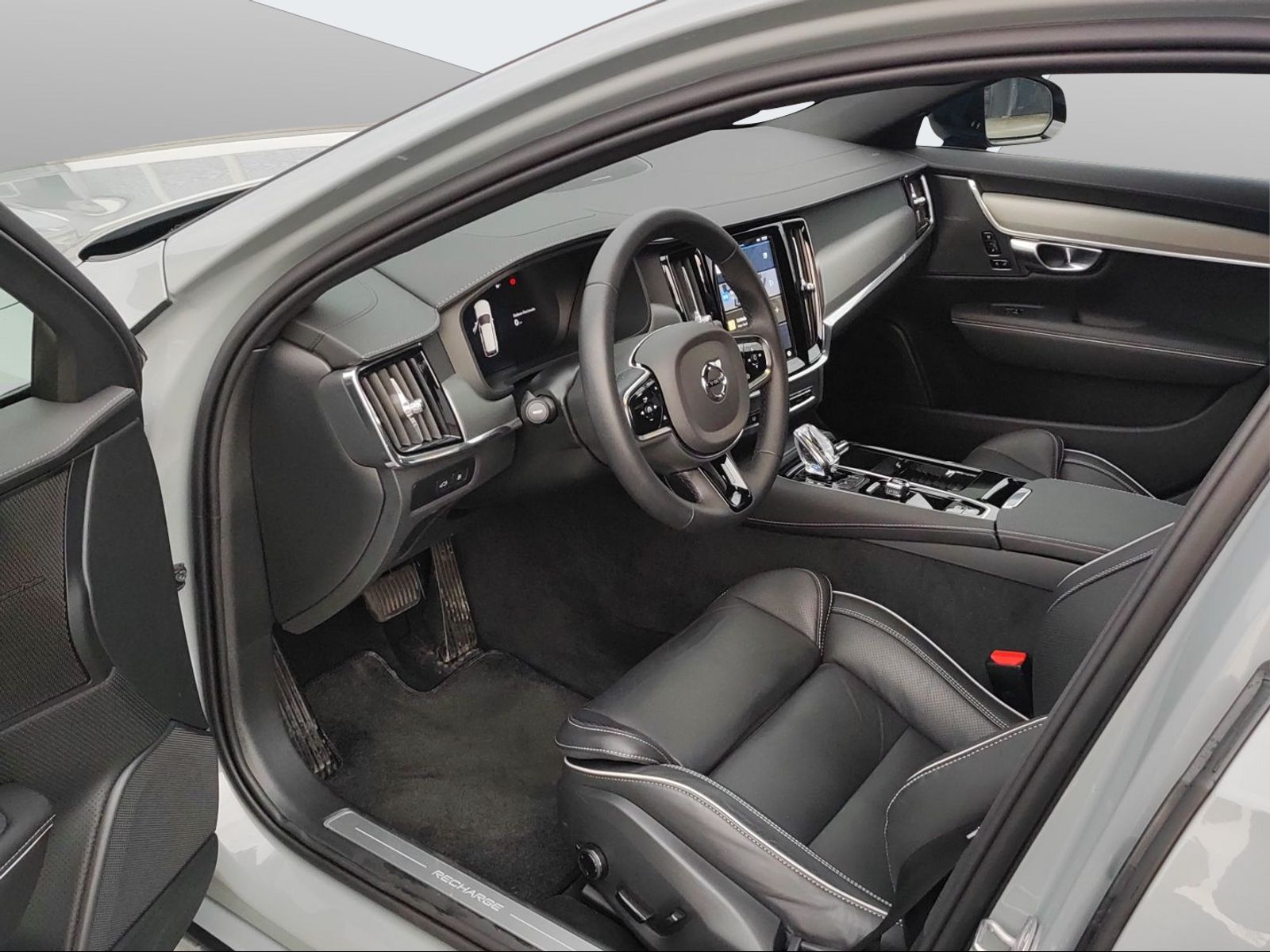 VOLVO V90 2.0 T8 TE Plus Dark eAWD-image-10