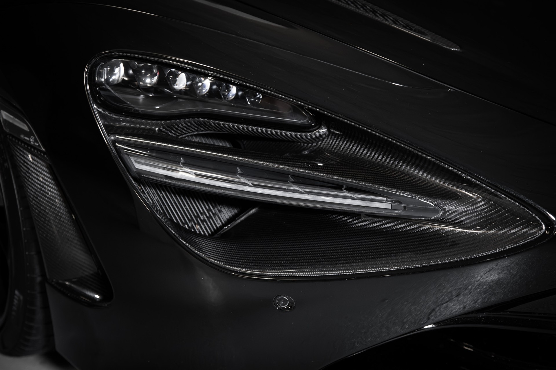 McLAREN 720S Coupé Performance 4.0 V8 SSG-image-16