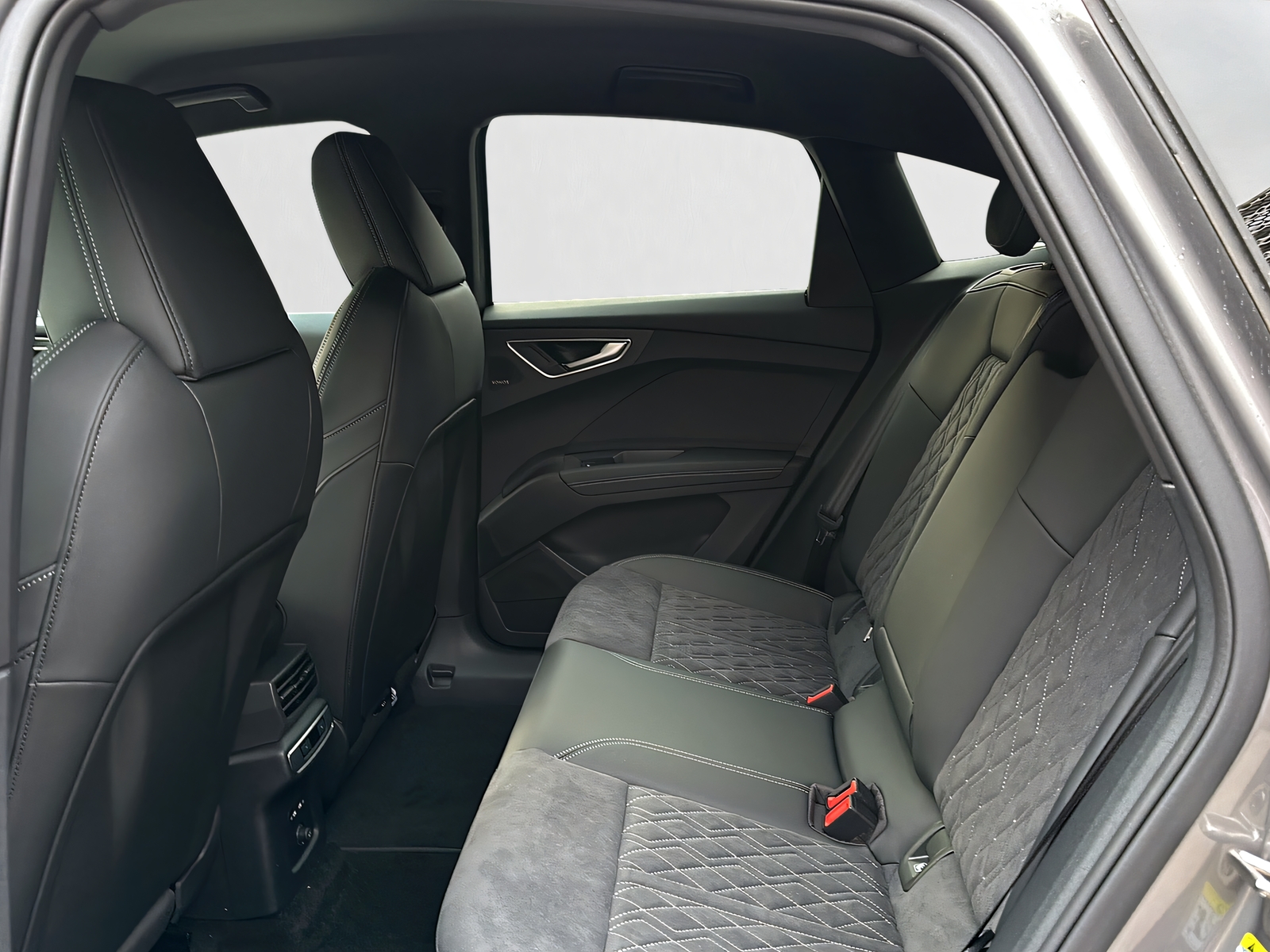AUDI Q4 Sportback e-tron 55 quattro-image-7