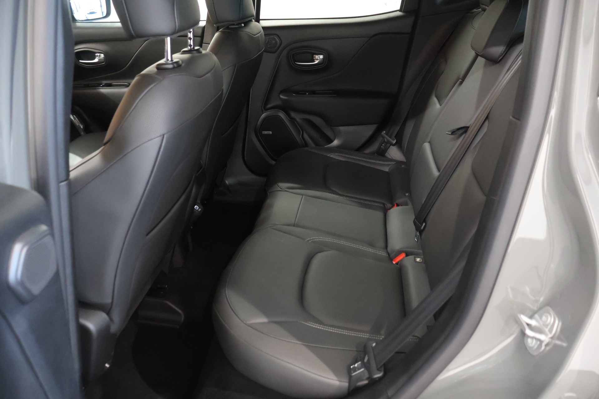 JEEP Renegade 1.3 T PHEV S AWD-image-11