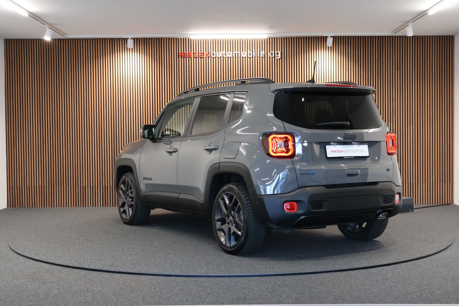 JEEP Renegade 1.3 T PHEV S AWD-image-2