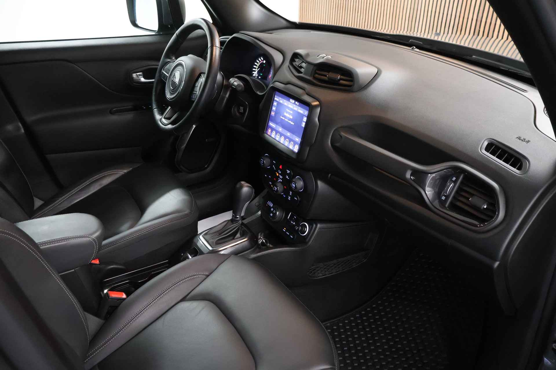 JEEP Renegade 1.3 T PHEV S AWD-image-13