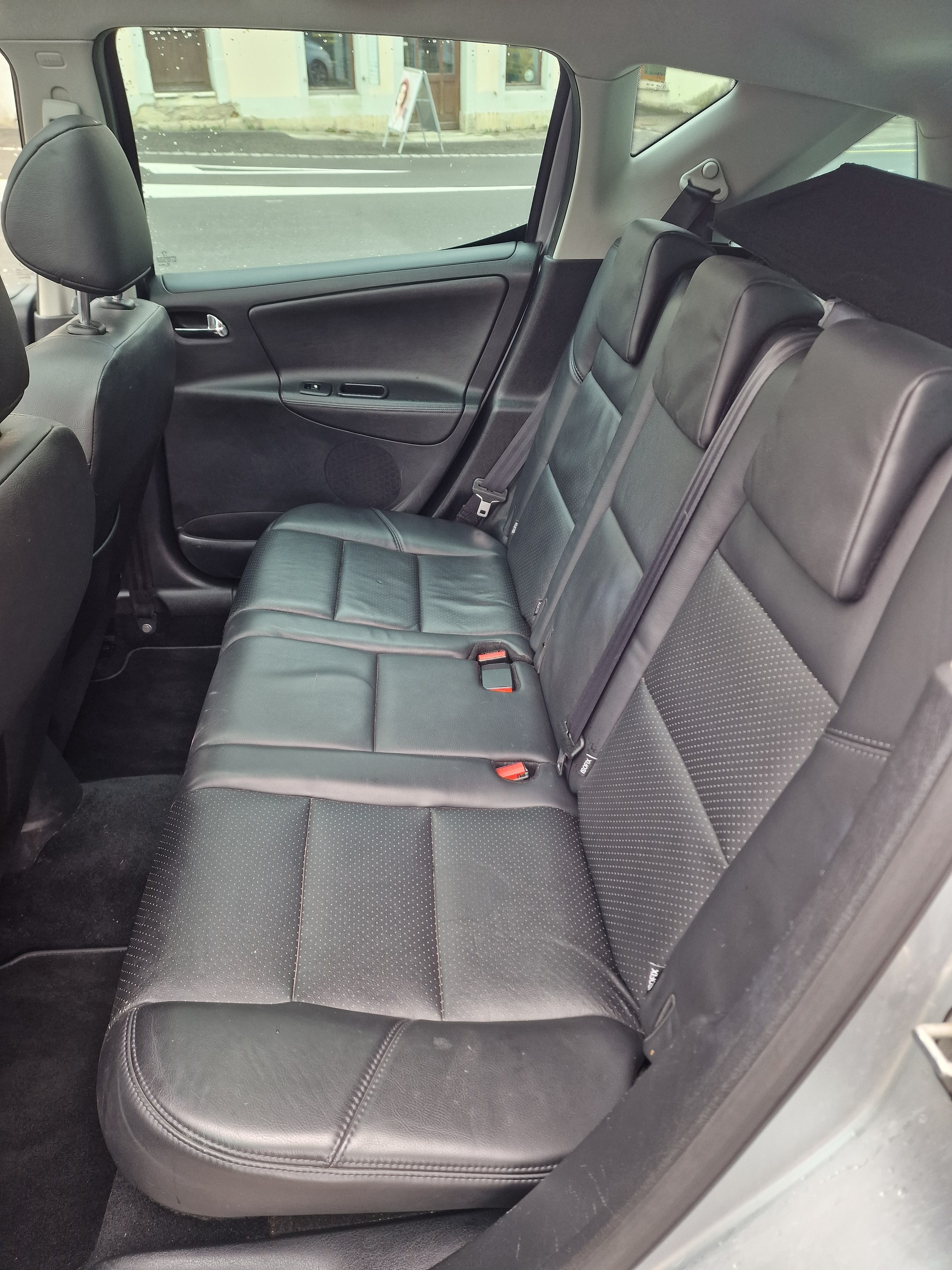 PEUGEOT 207 SW 1.6 16V Sport Automatic-image-12